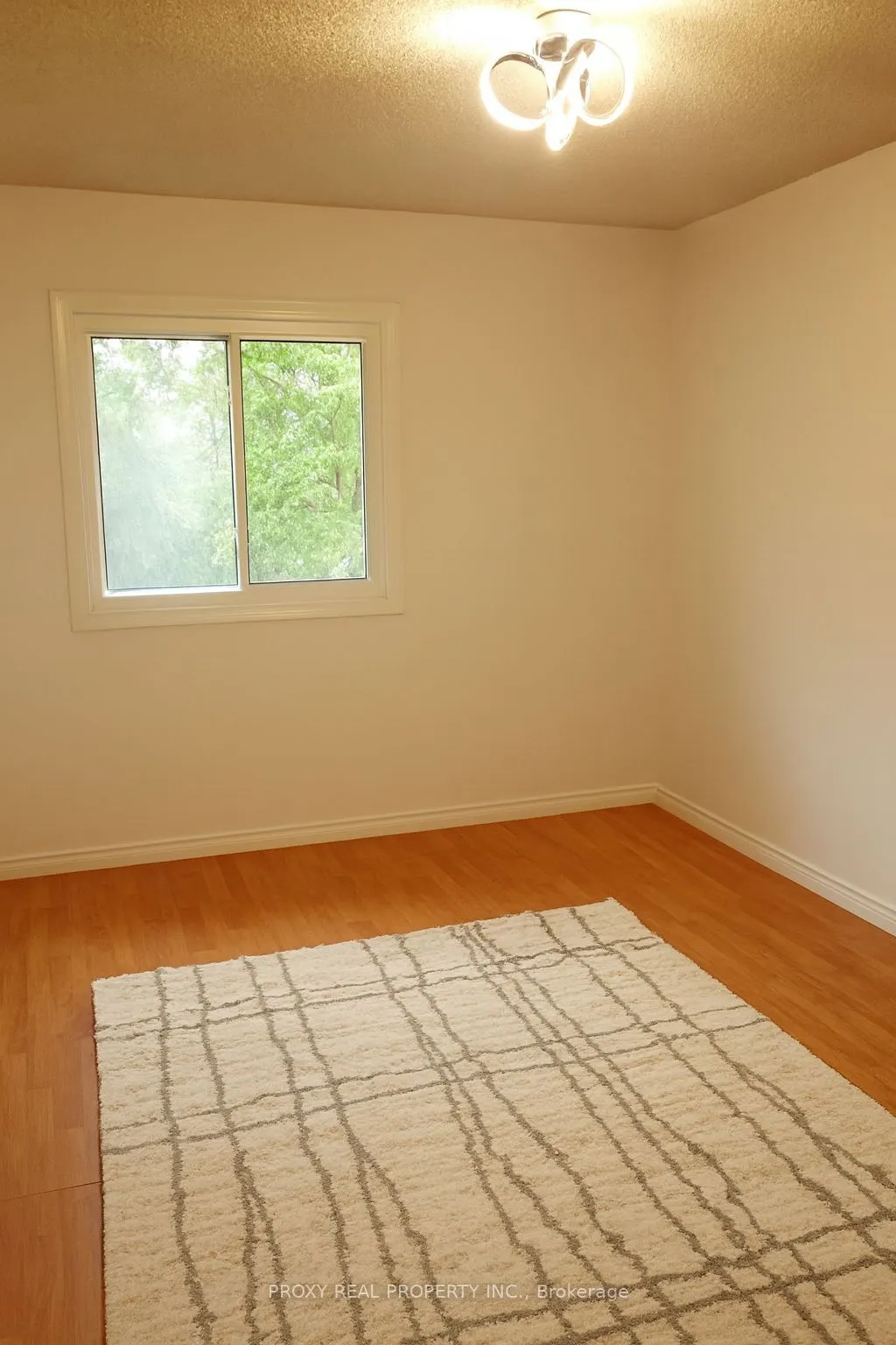 2 Leaside Drive