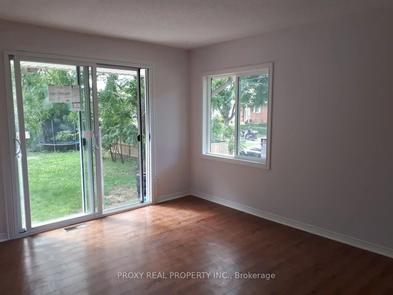 2 Leaside Drive