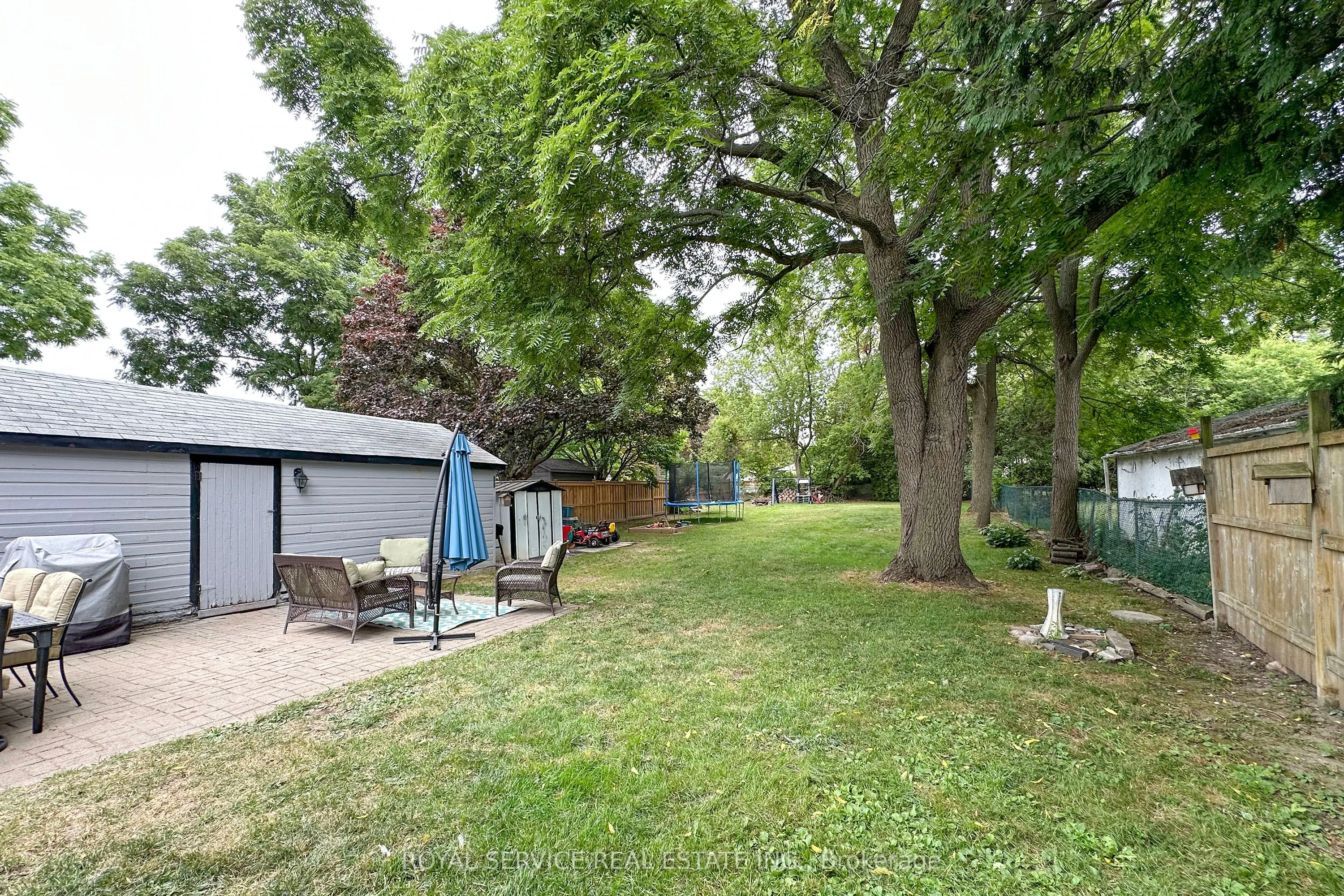 113 Elgin Street N