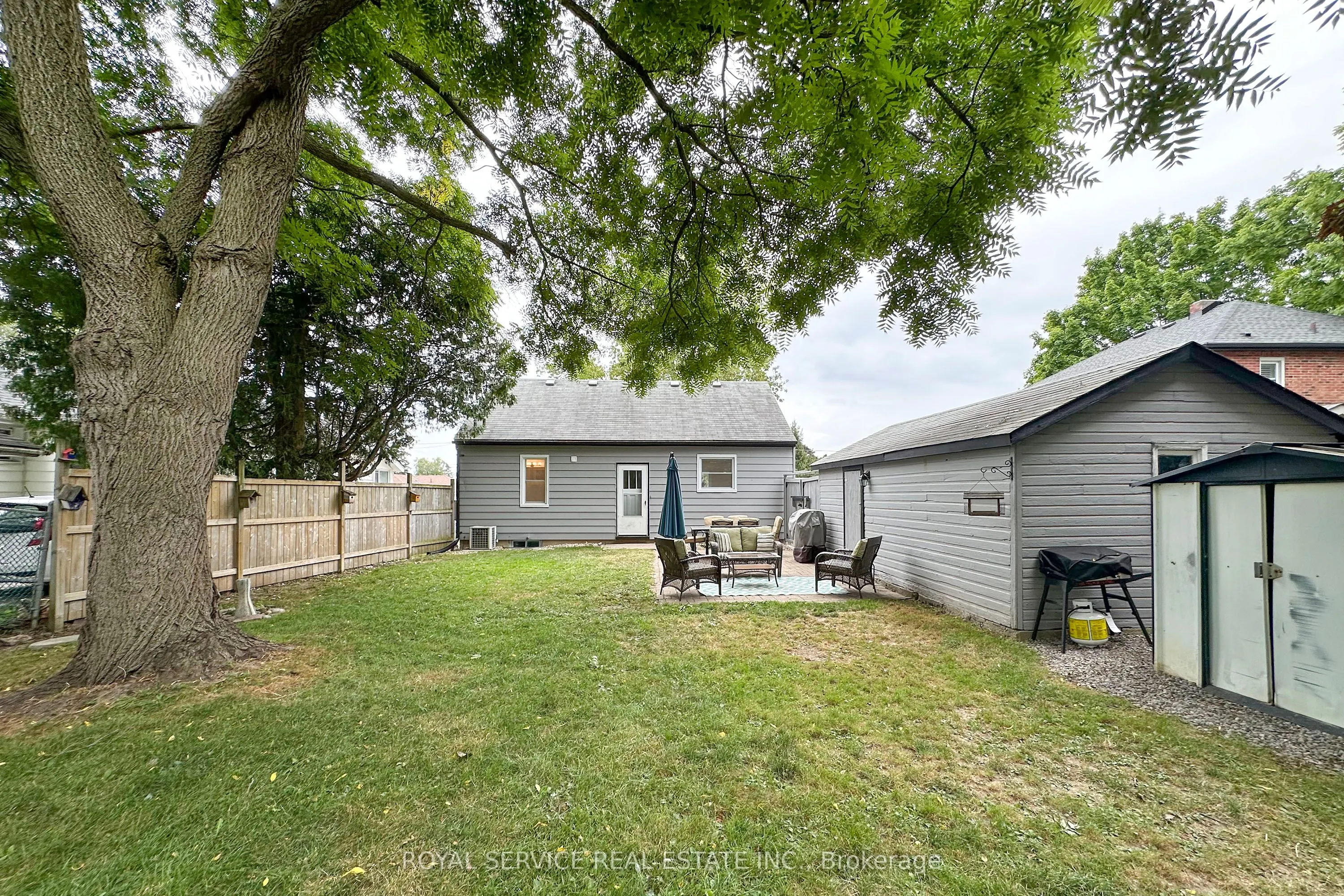113 Elgin Street N