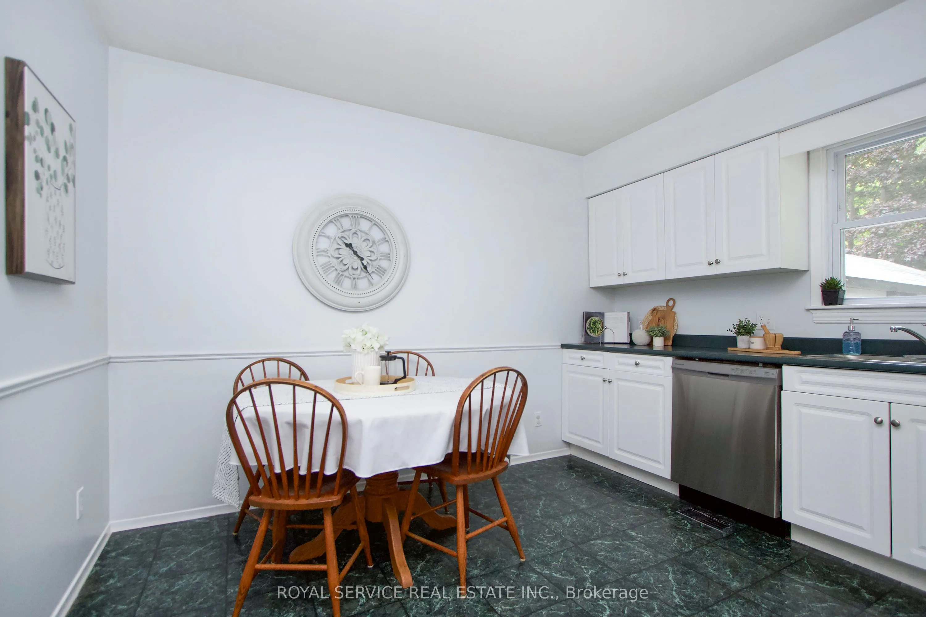 113 Elgin Street N