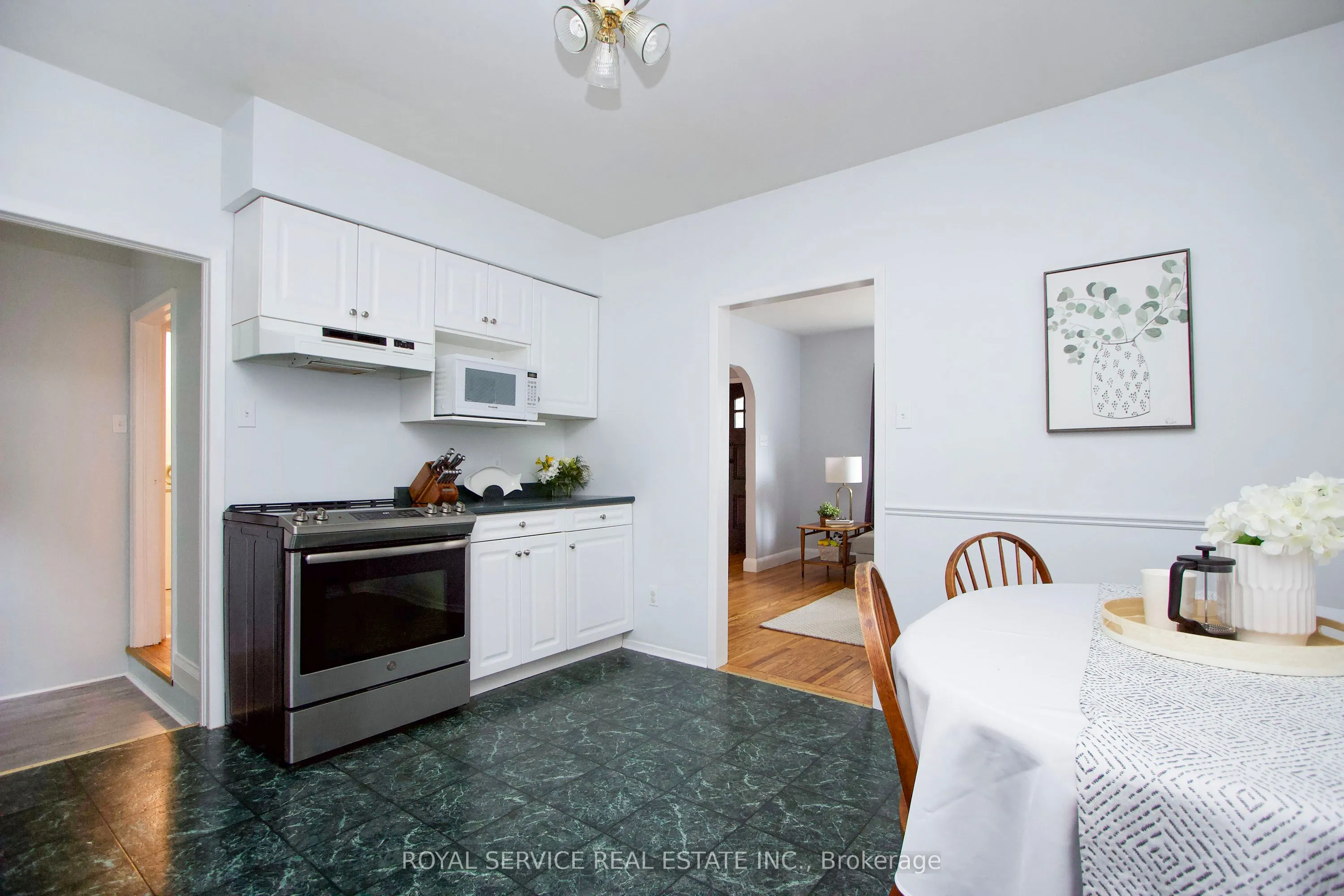 113 Elgin Street N