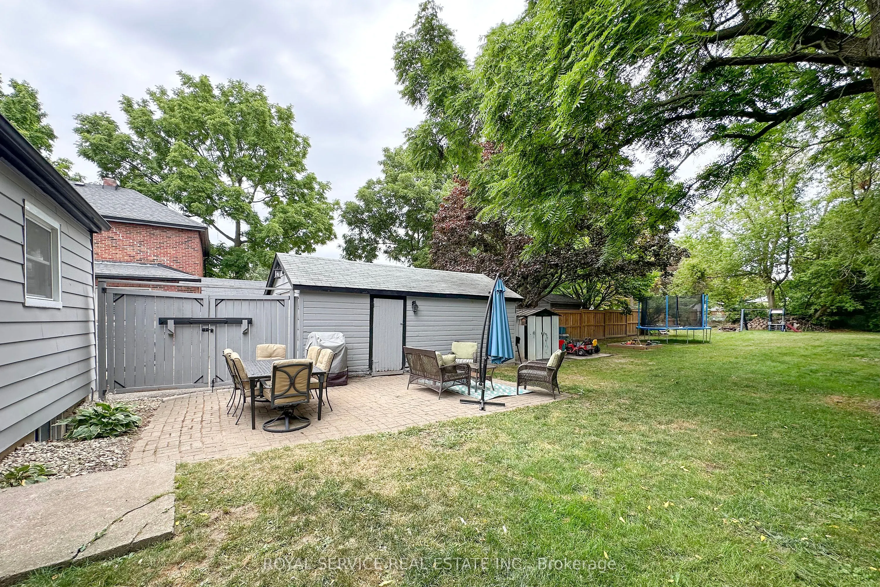 113 Elgin Street N