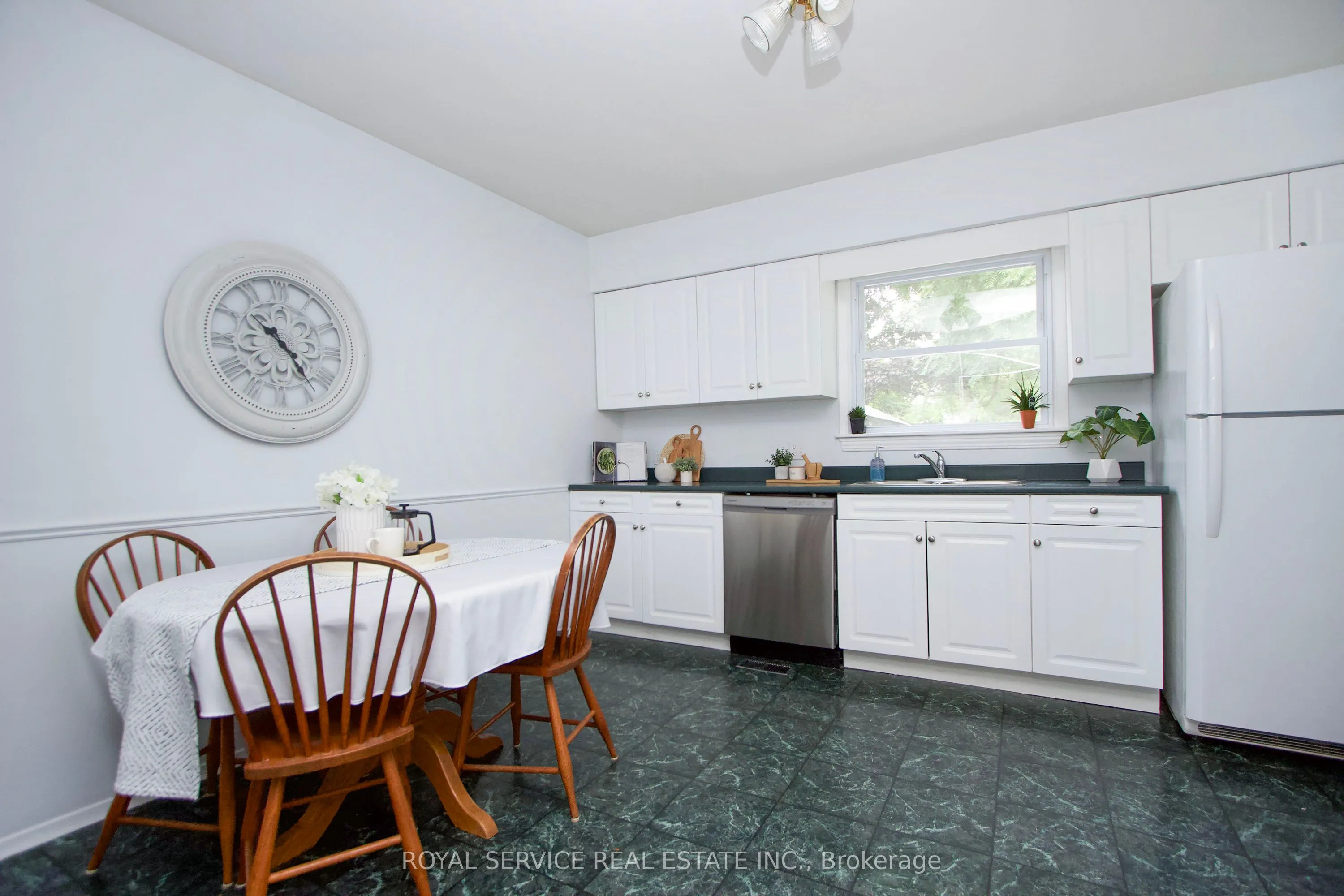 113 Elgin Street N