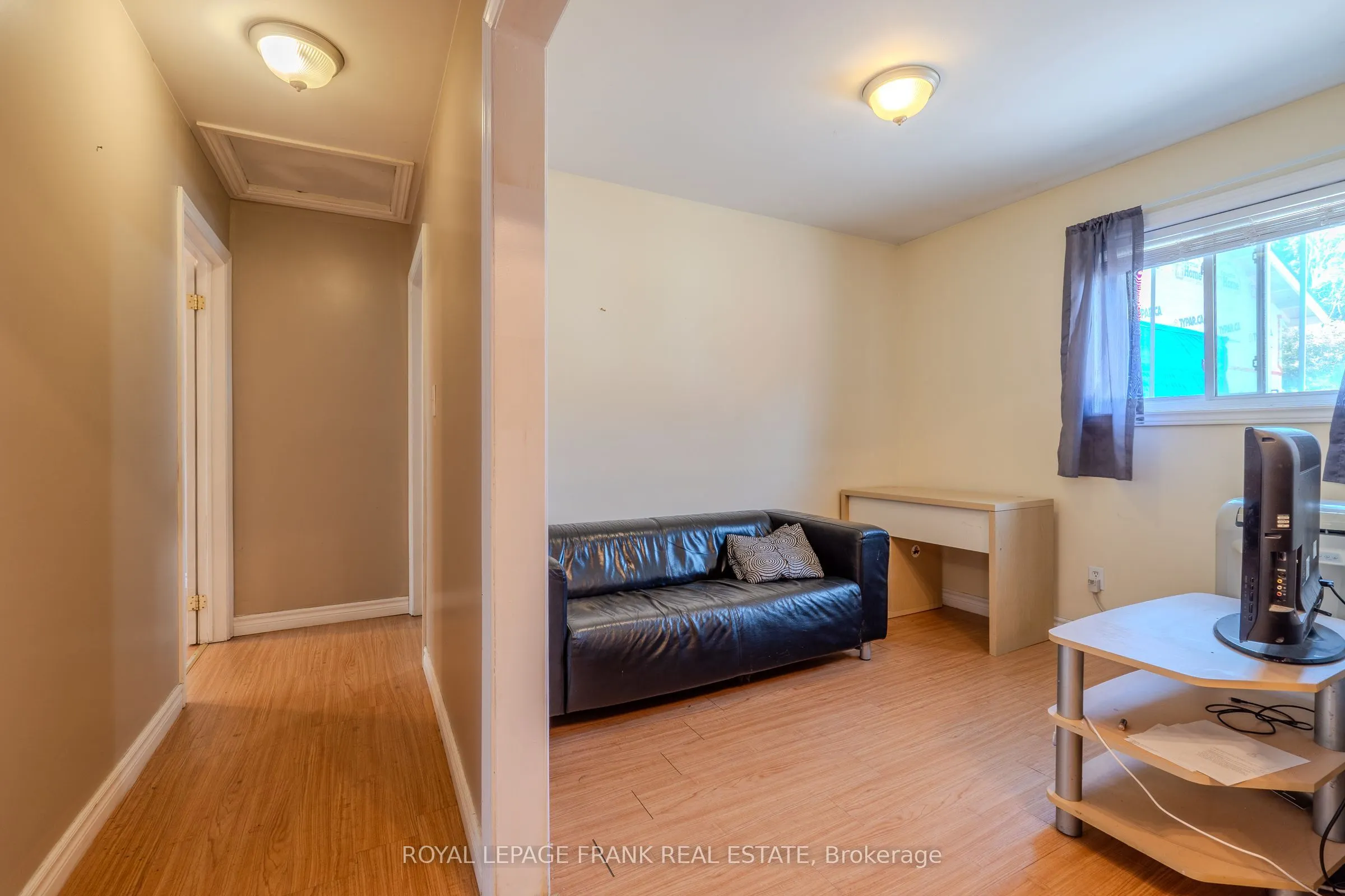 87 Durham Street W
