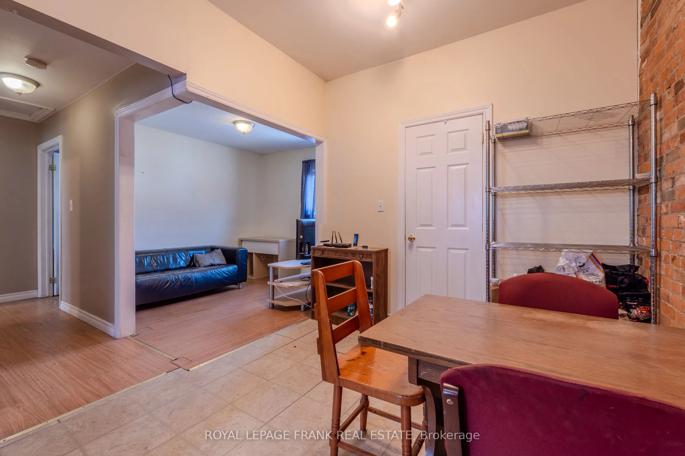 87 Durham Street W