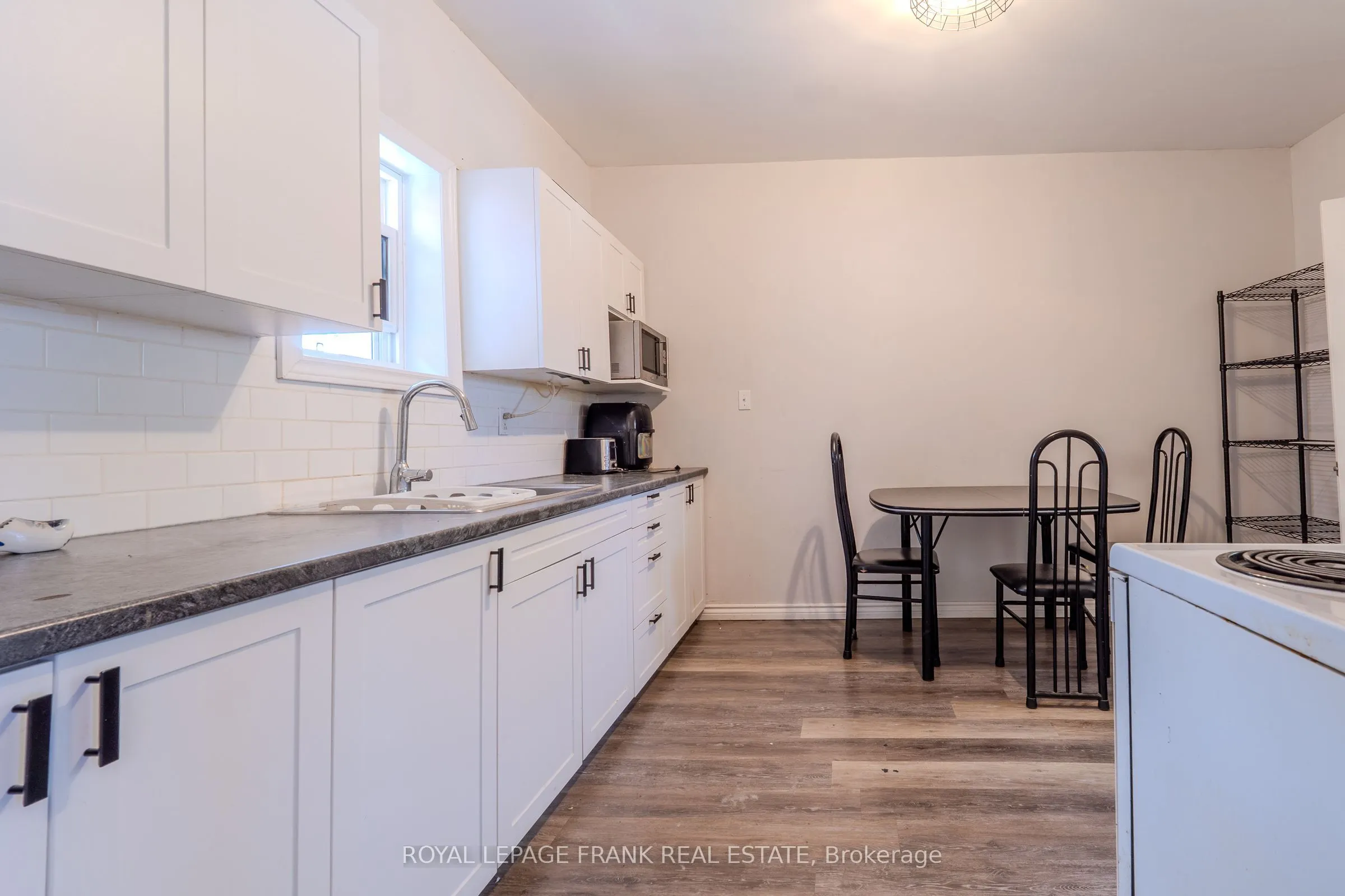 87 Durham Street W