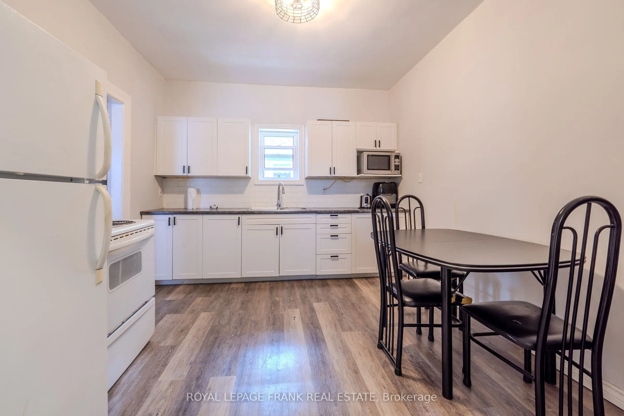 87 Durham Street W