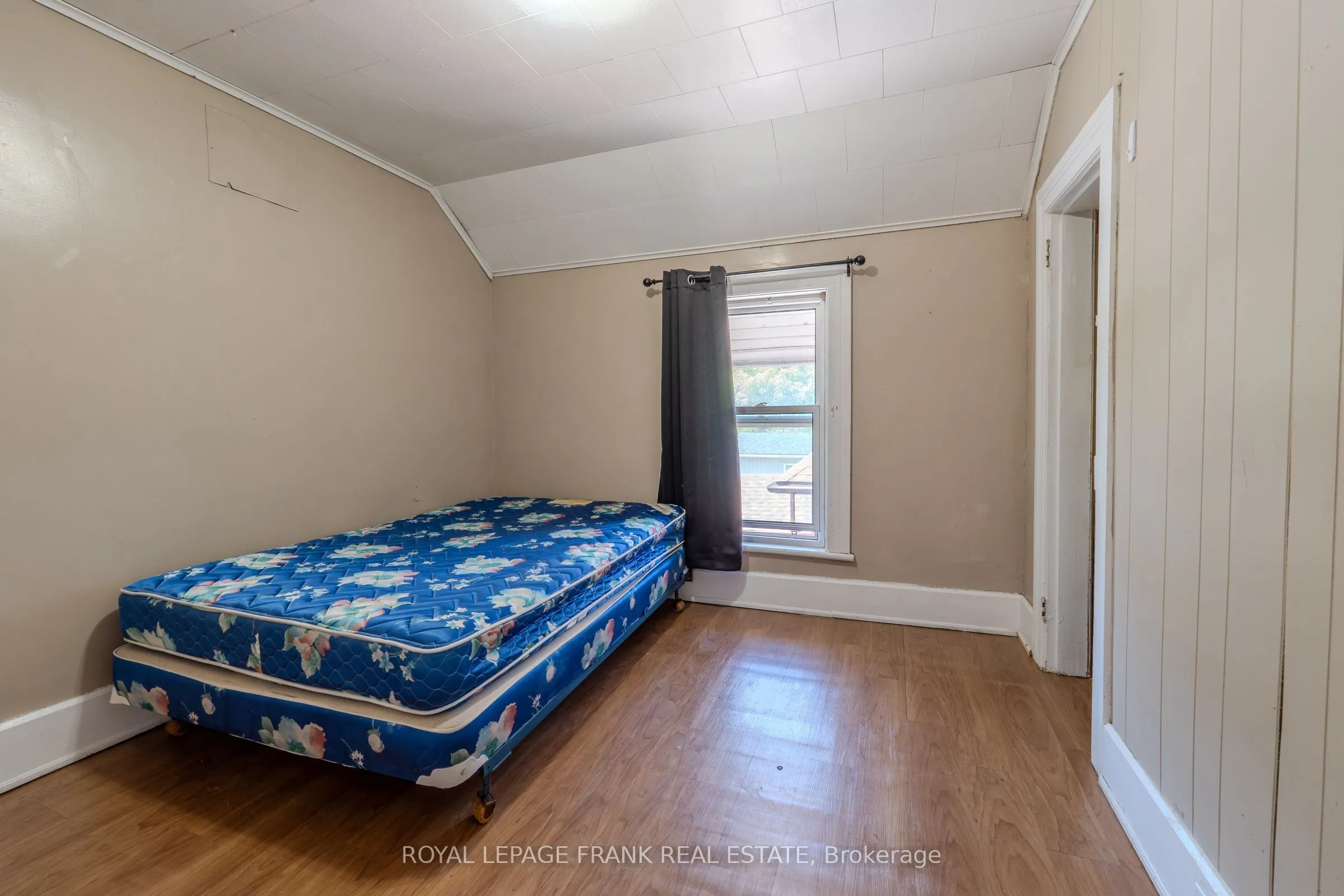 87 Durham Street W