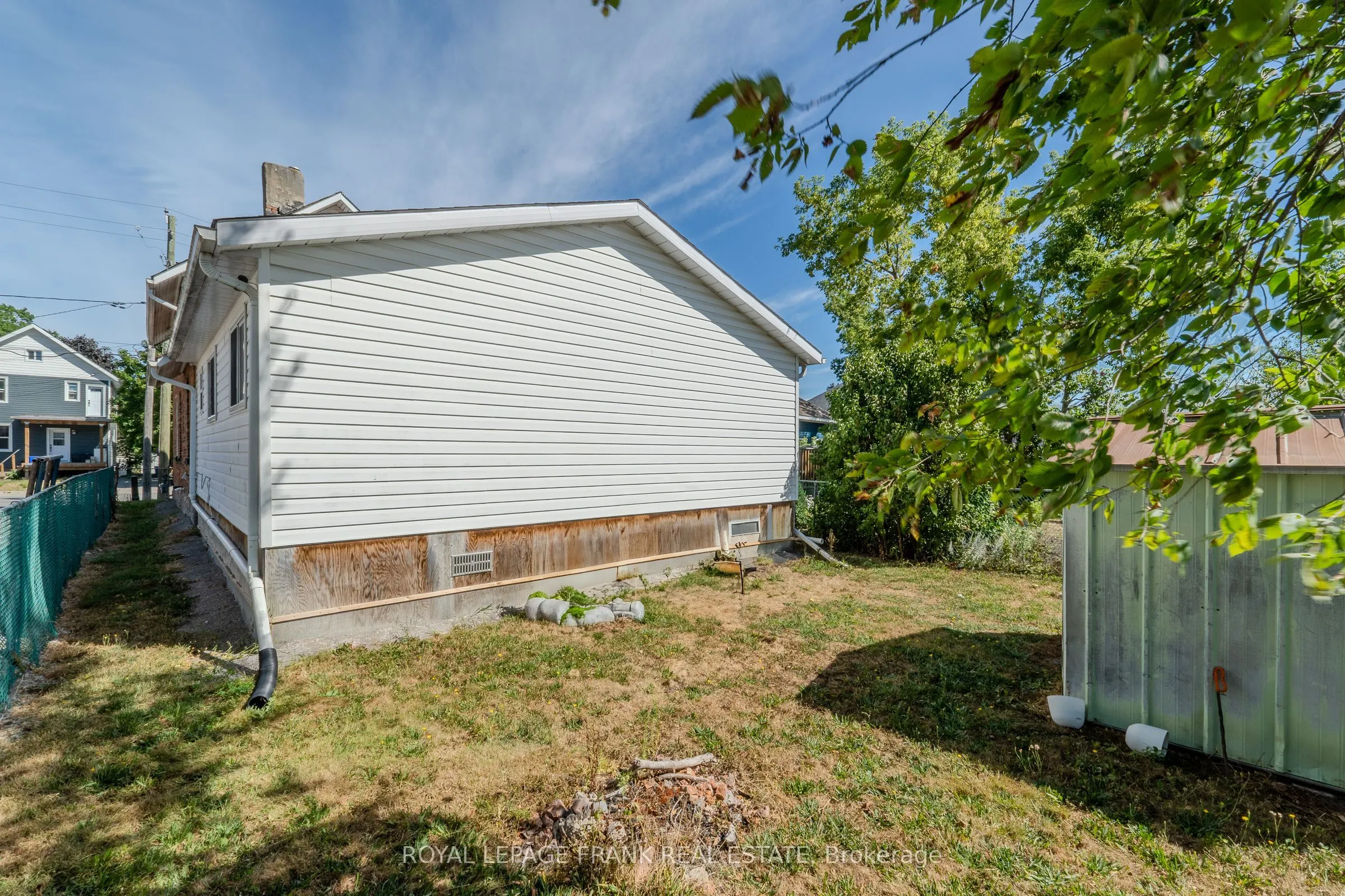 87 Durham Street W