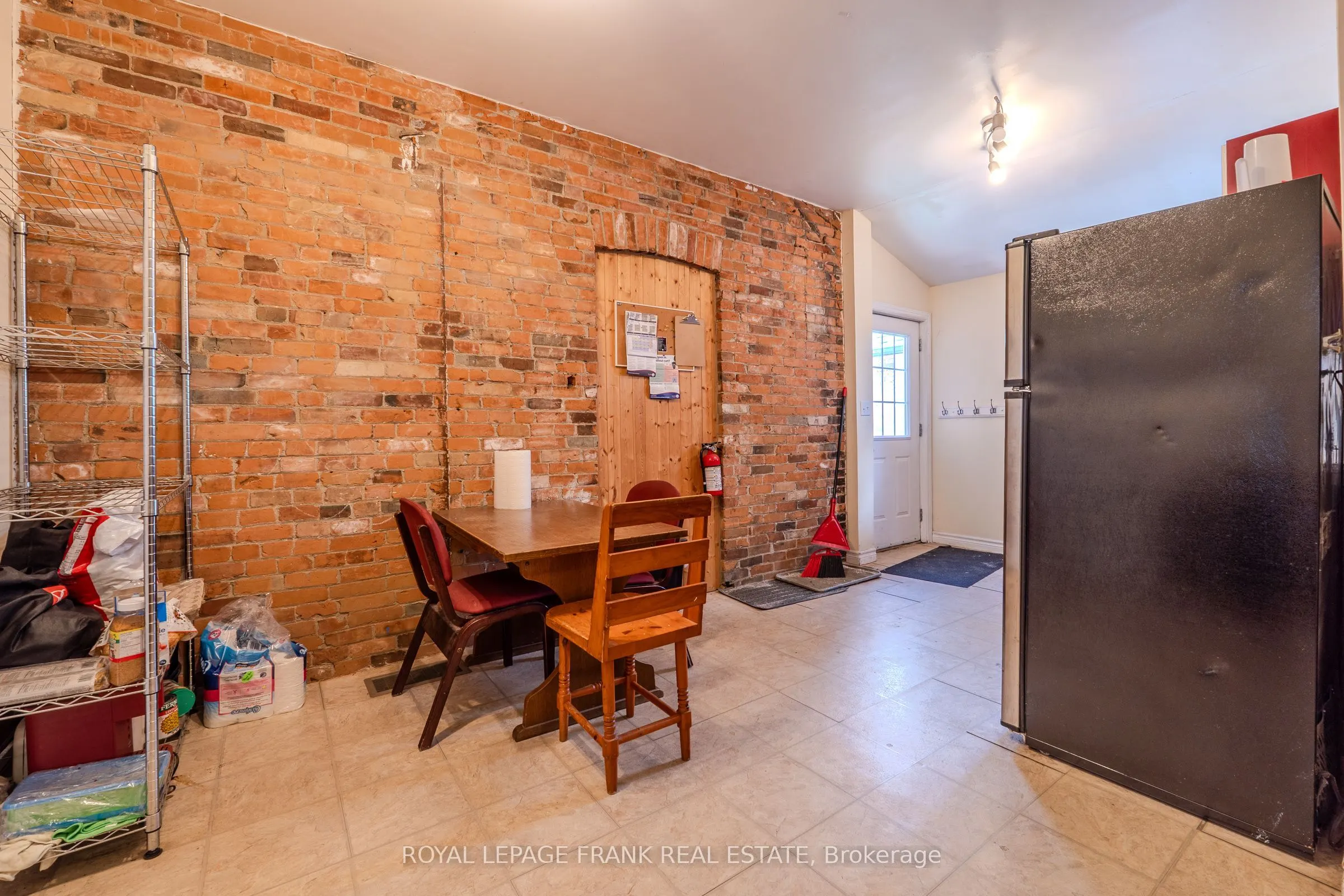 87 Durham Street W