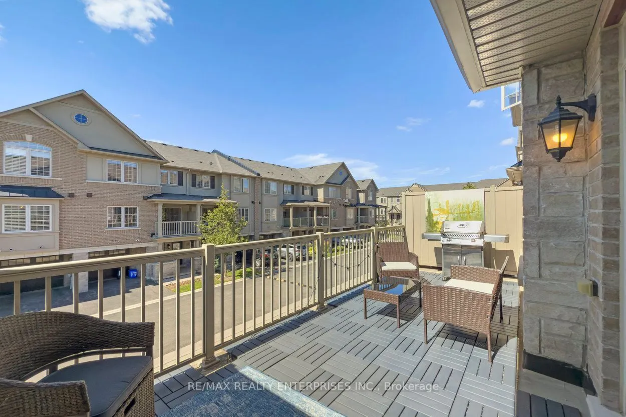 215 Dundas Street E, #9