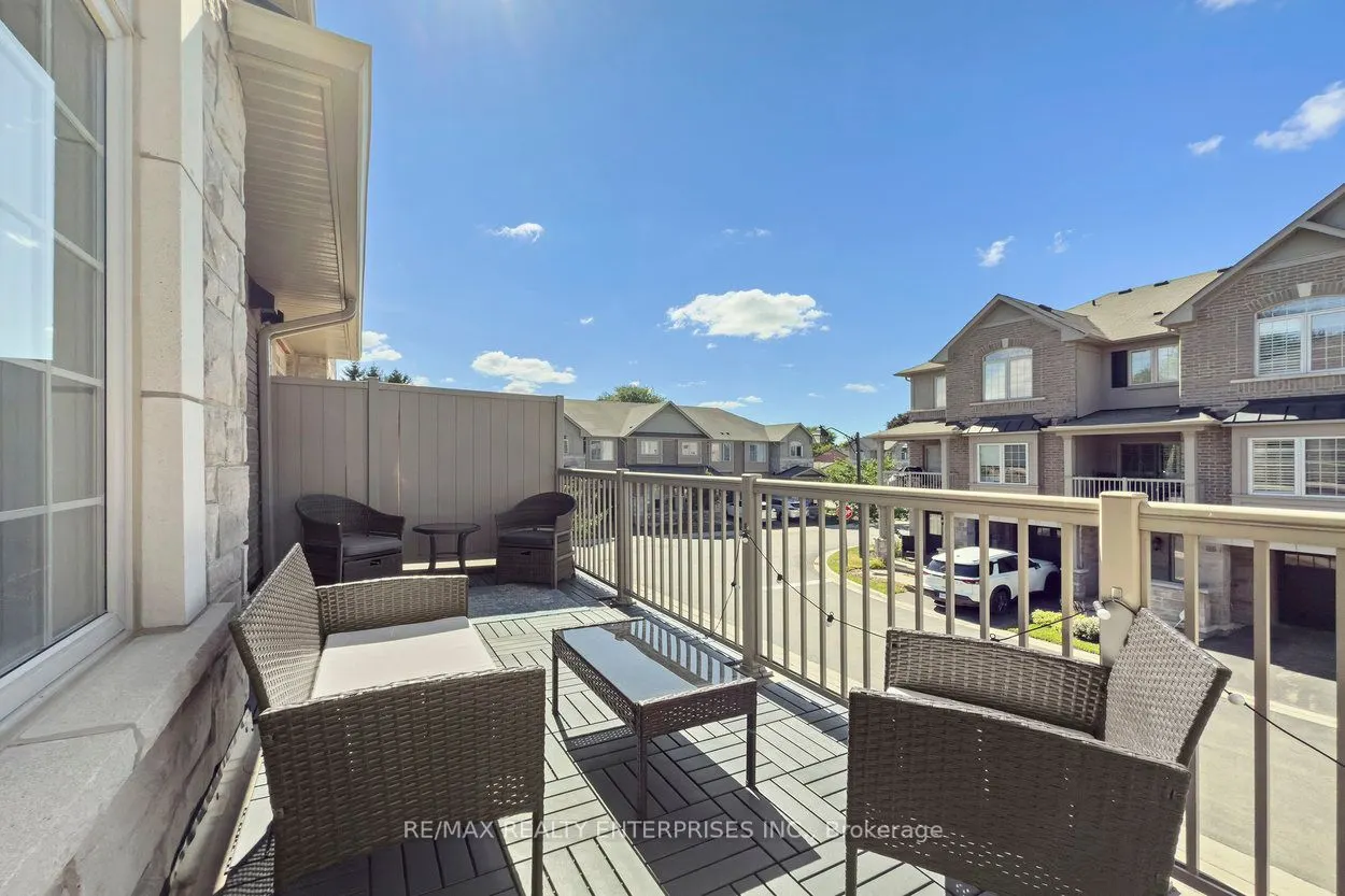 215 Dundas Street E, #9