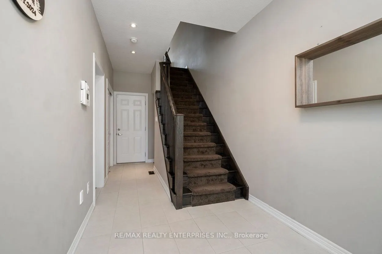 215 Dundas Street E, #9