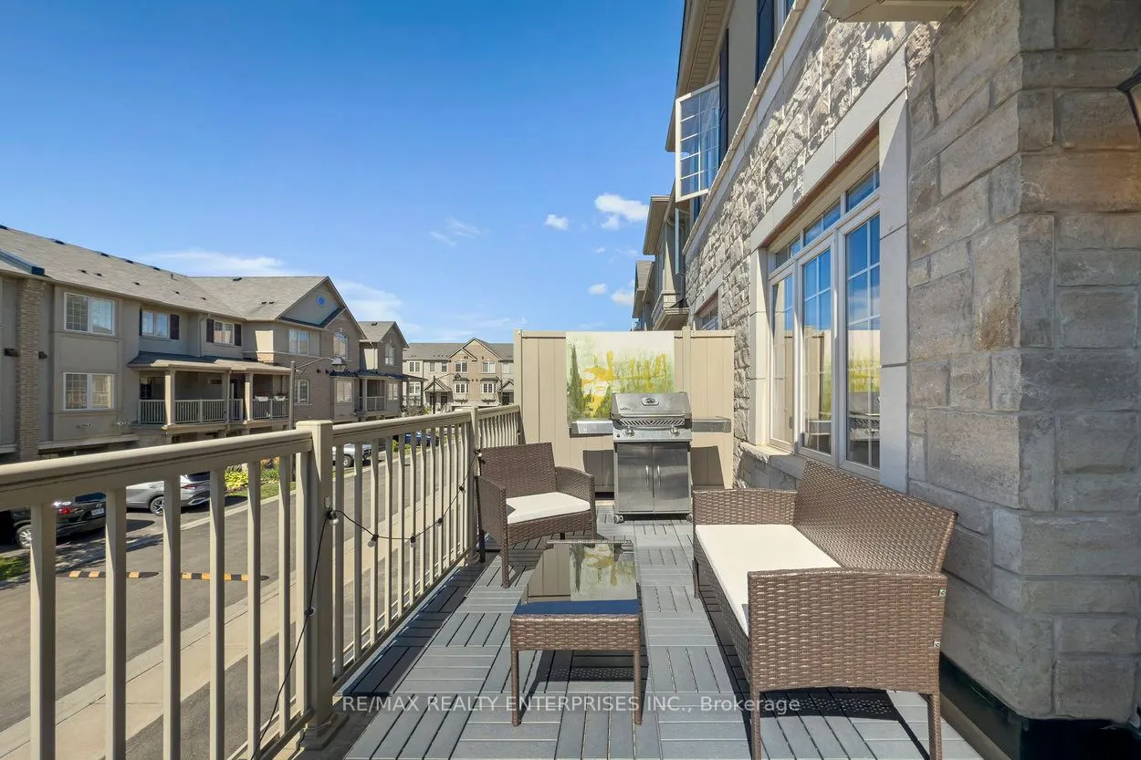 215 Dundas Street E, #9