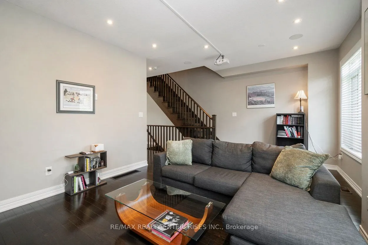 215 Dundas Street E, #9
