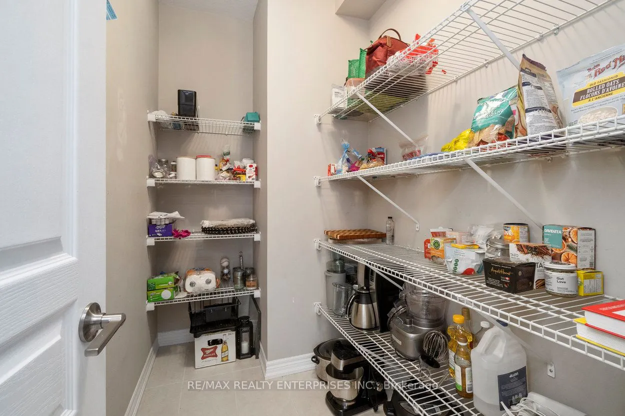 215 Dundas Street E, #9