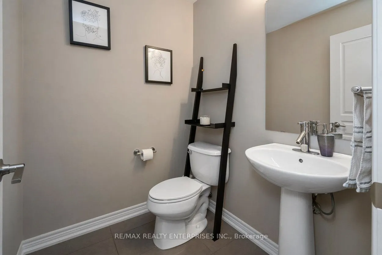 215 Dundas Street E, #9