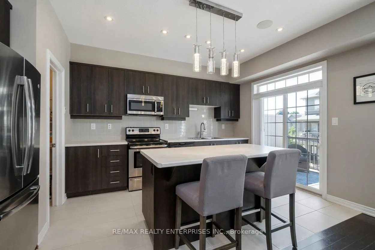215 Dundas Street E, #9