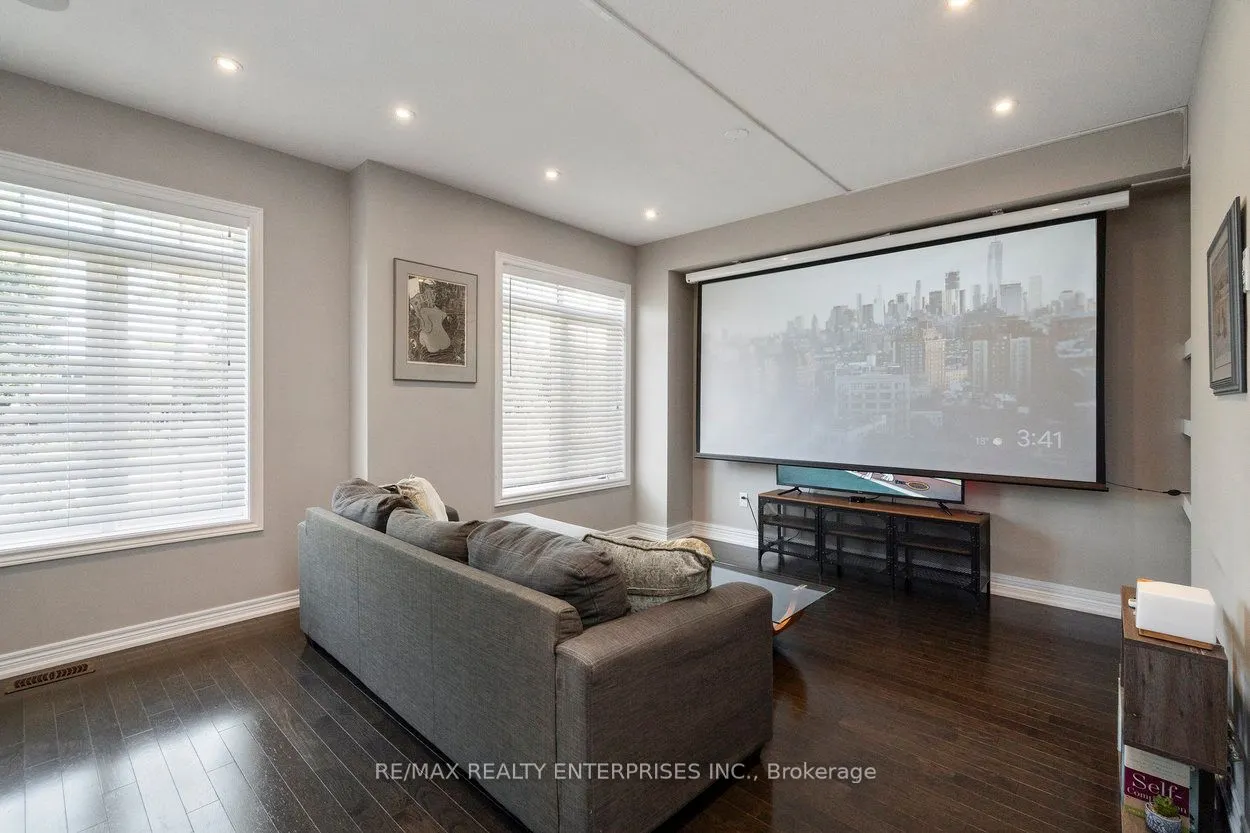215 Dundas Street E, #9