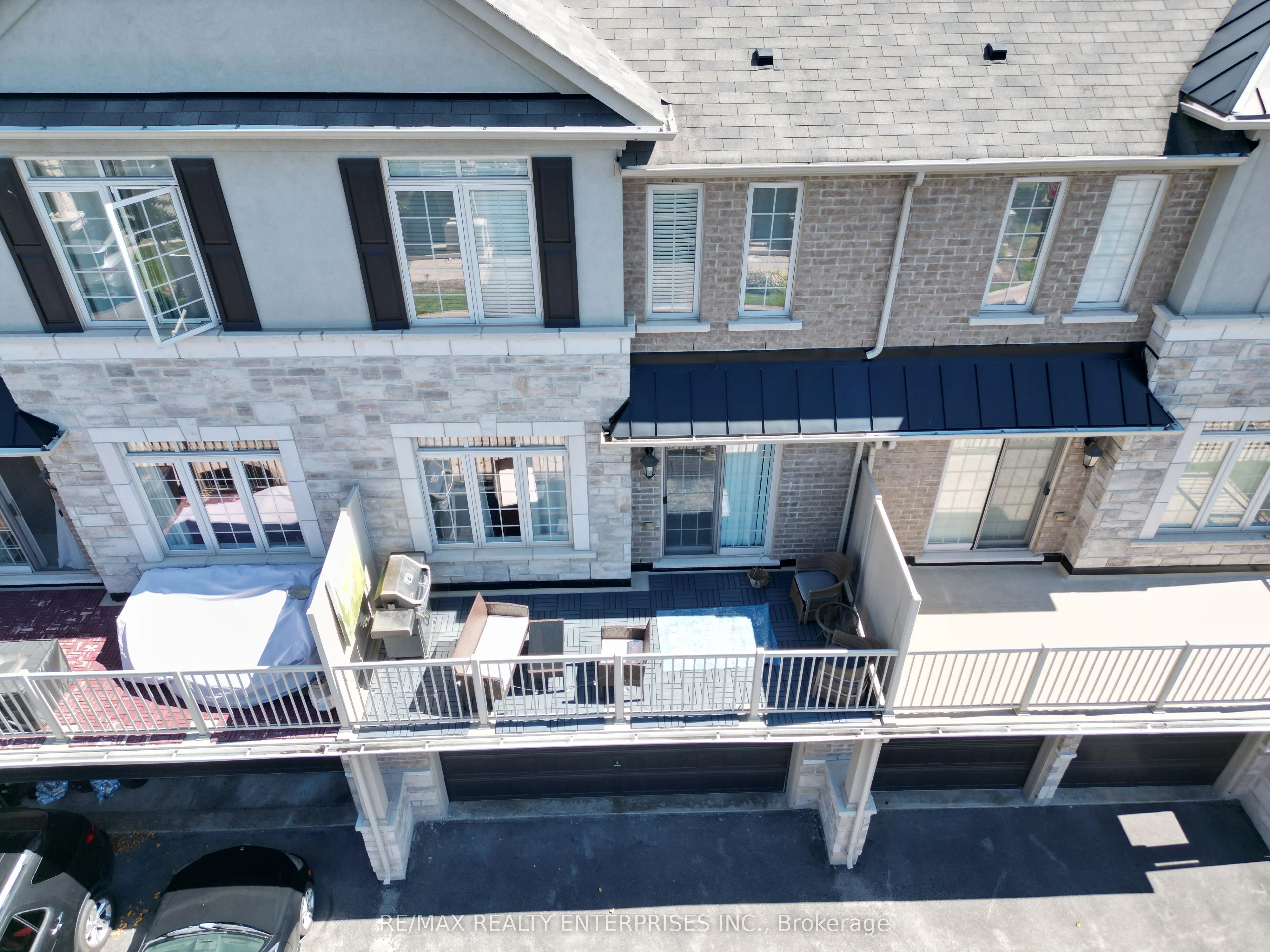 215 Dundas Street E, #9