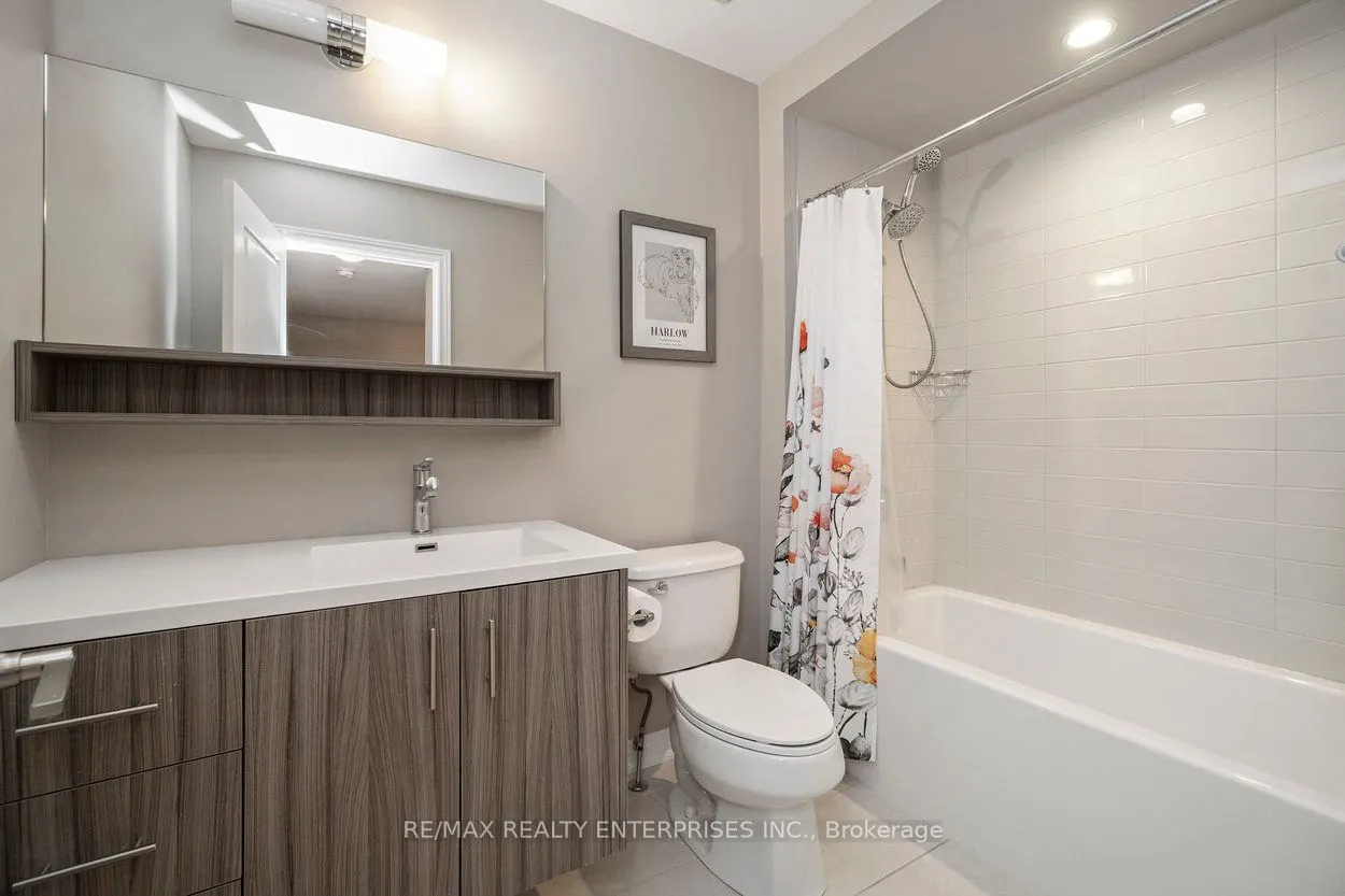 215 Dundas Street E, #9