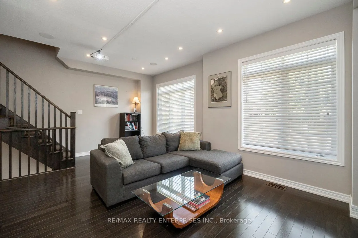 215 Dundas Street E, #9