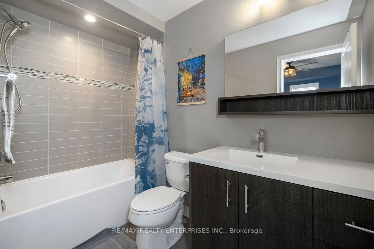 215 Dundas Street E, #9