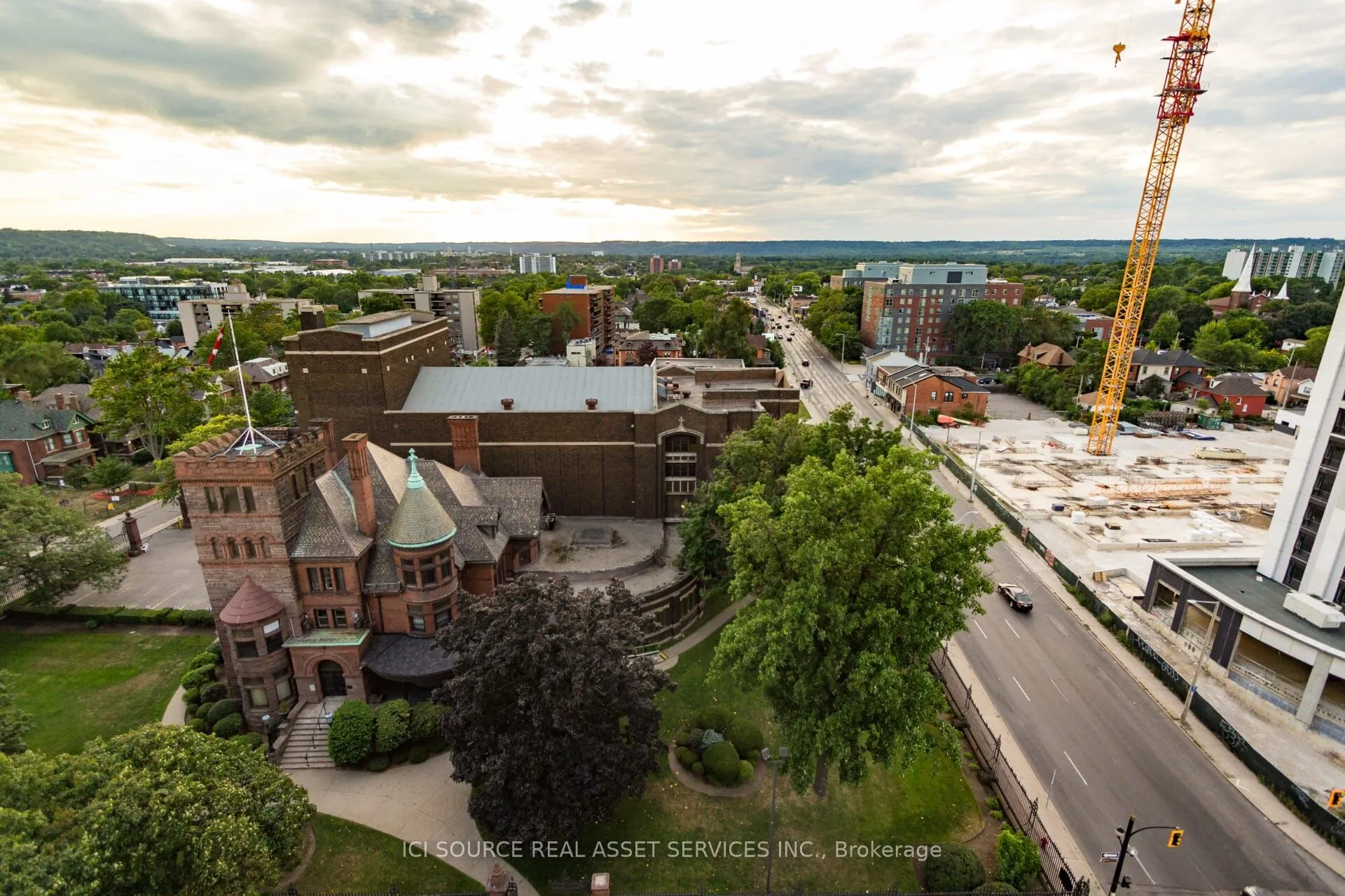 15 Queen Street S, #1105