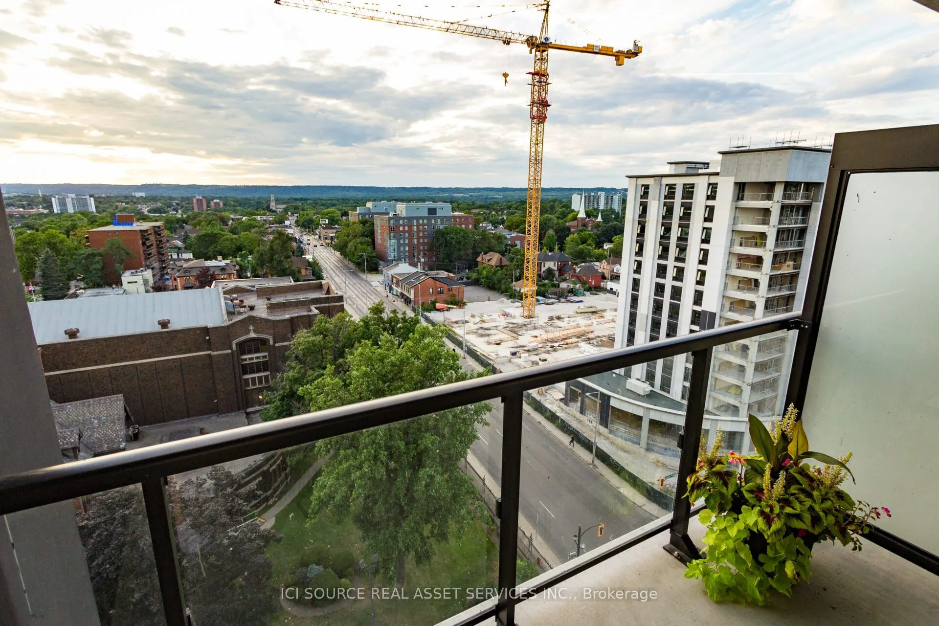 15 Queen Street S, #1105