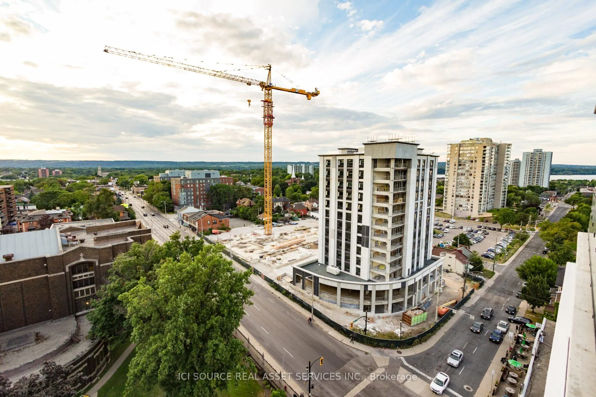 15 Queen Street S, #1105