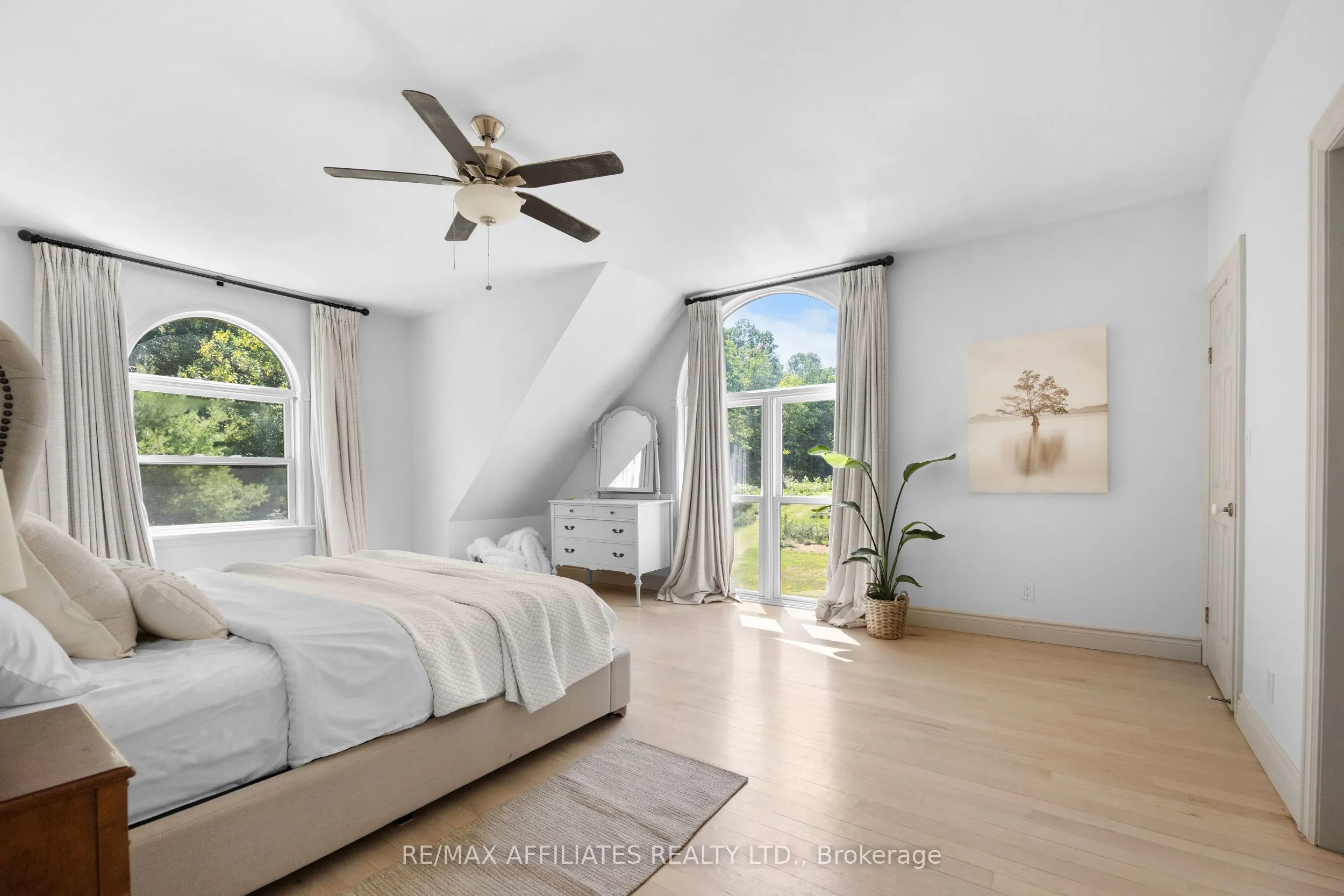 1727 Fallbrook Road