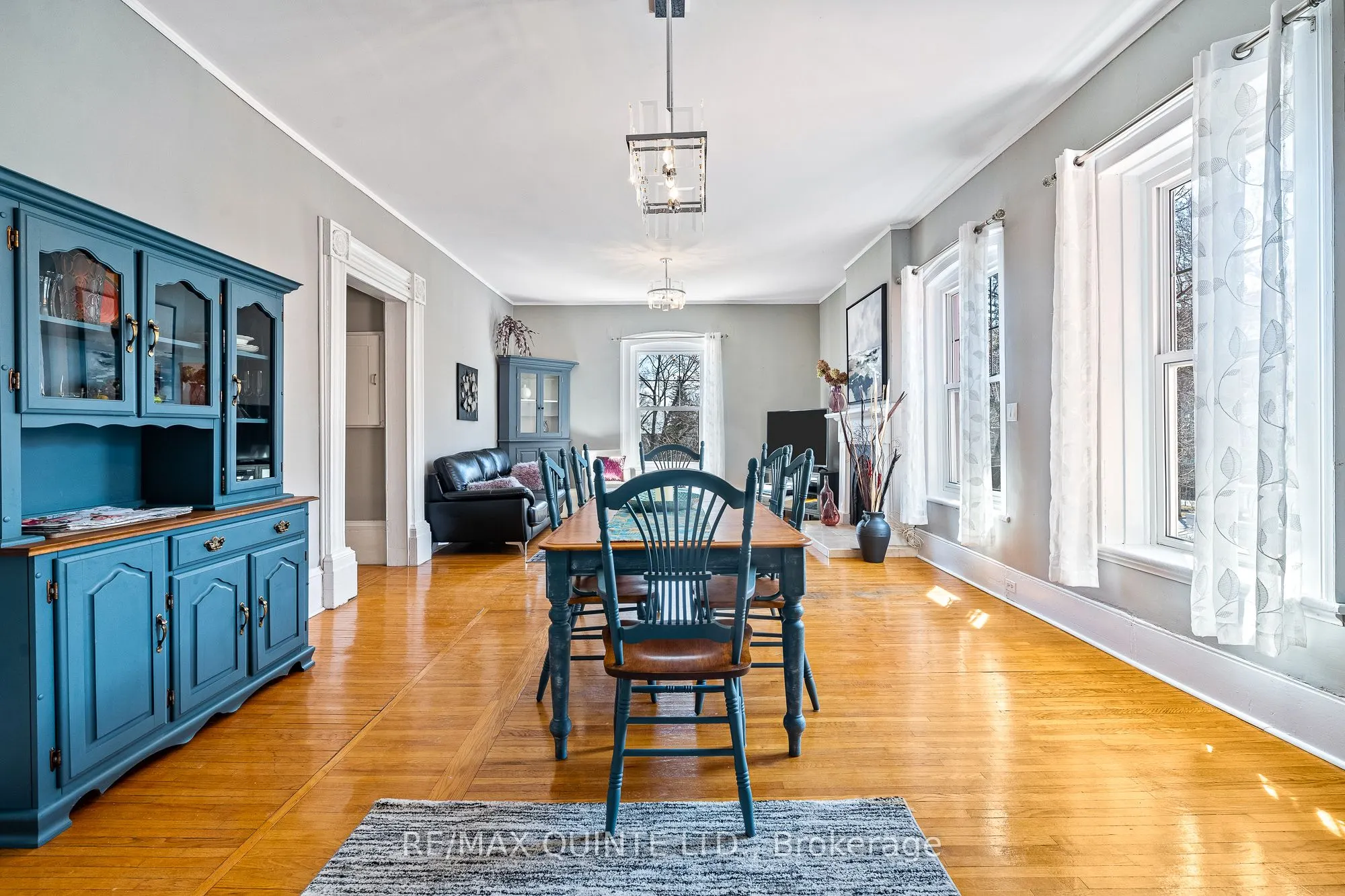 156 Bridge Street E, #upper level