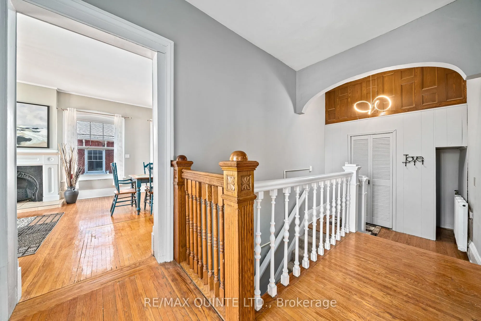 156 Bridge Street E, #upper level