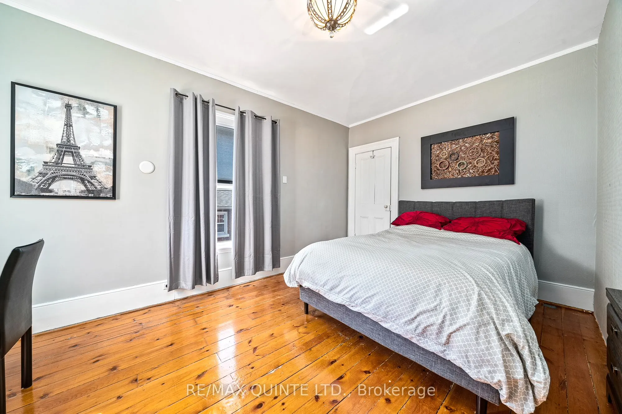 156 Bridge Street E, #upper level