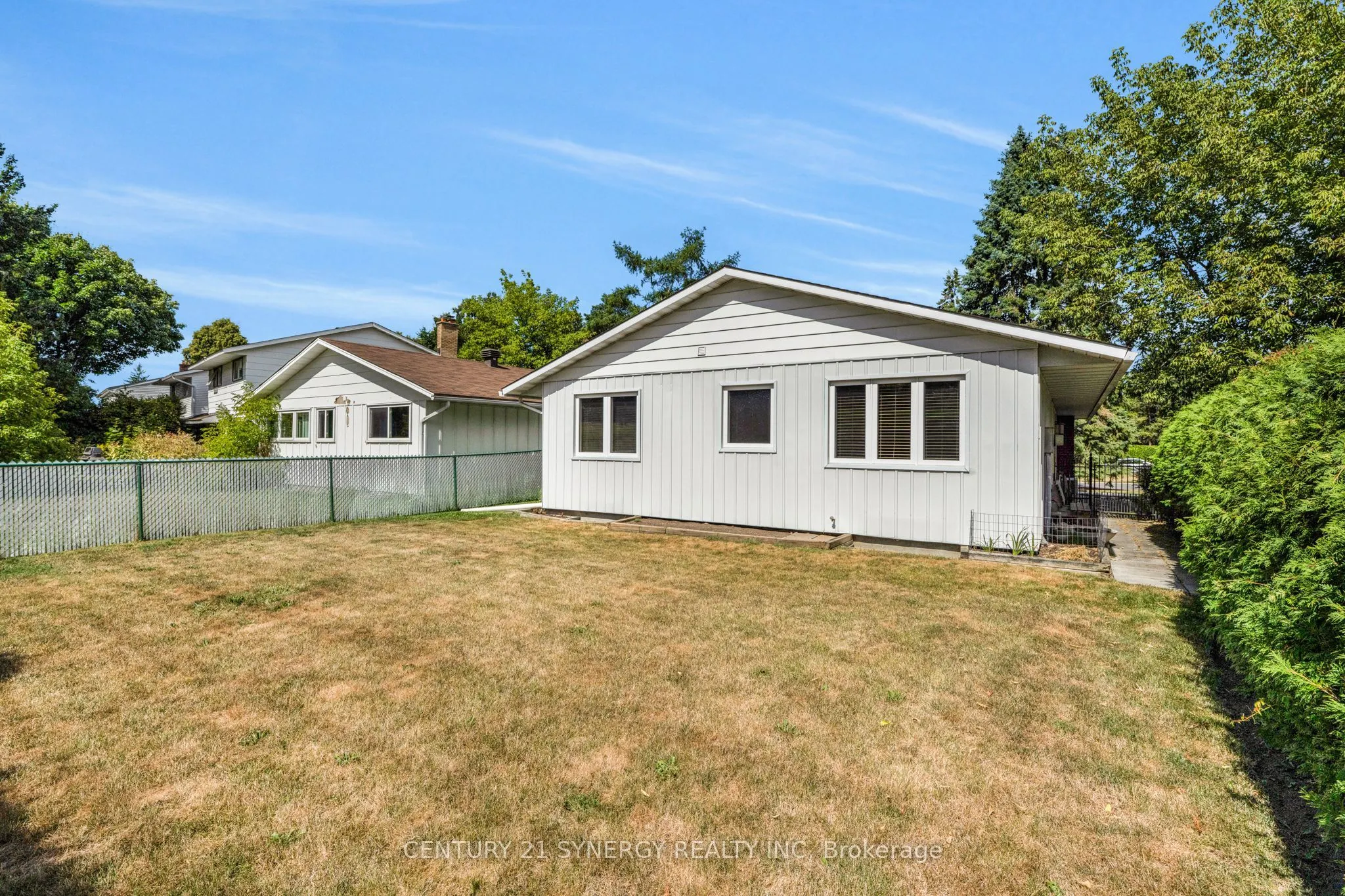 27 Midland Crescent