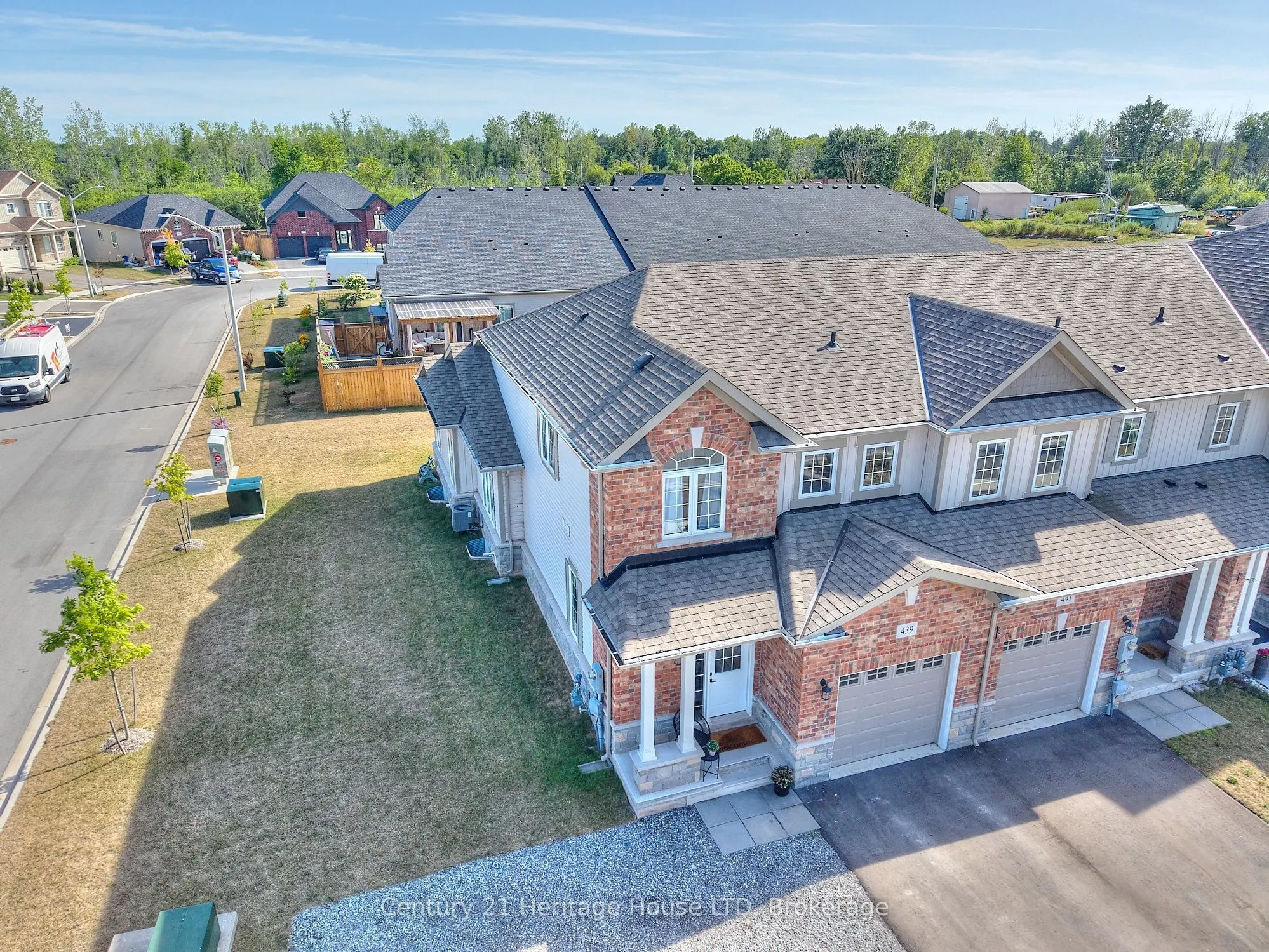 439 Viking Street