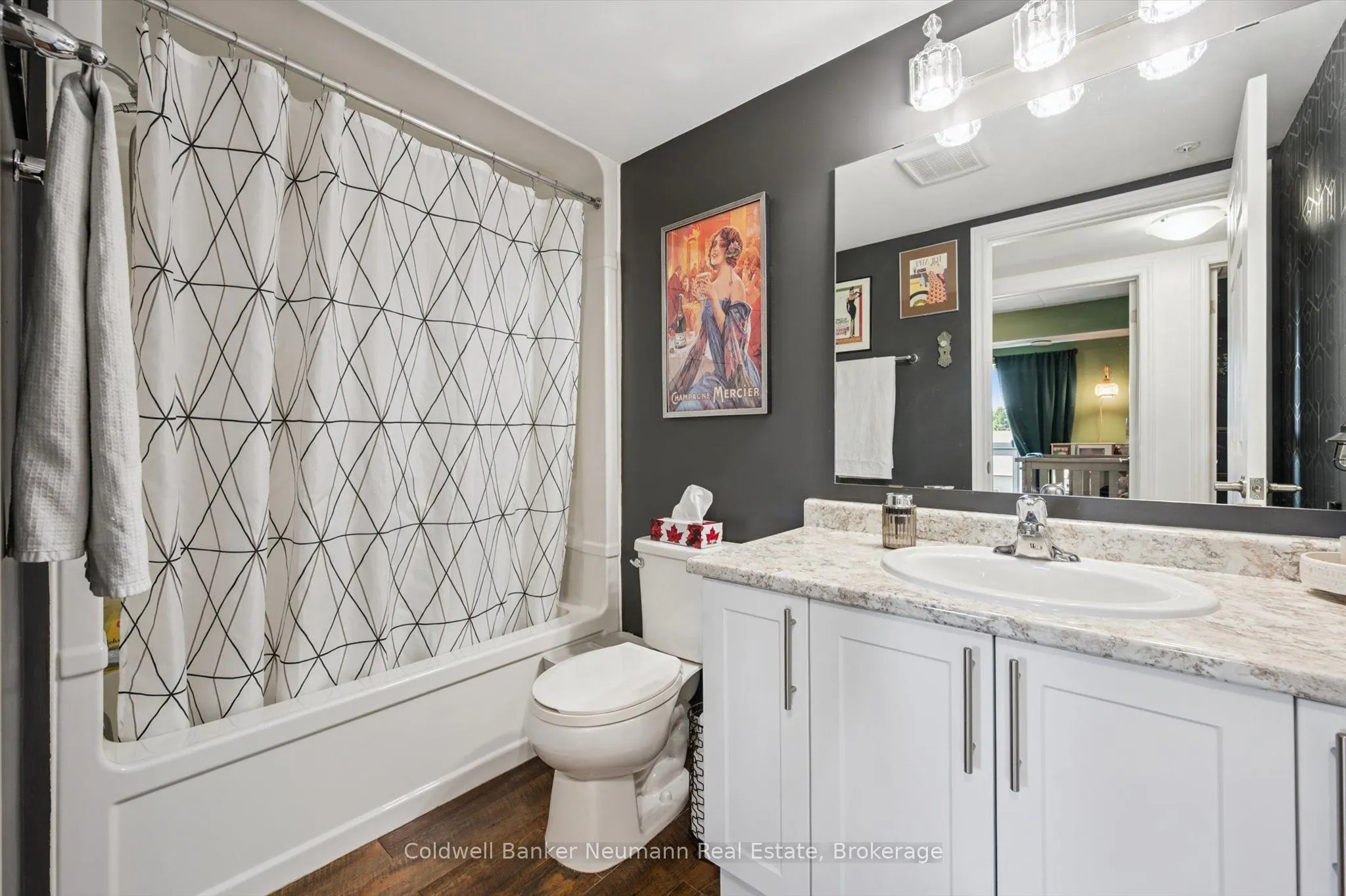 7 Kay Crescent, #306