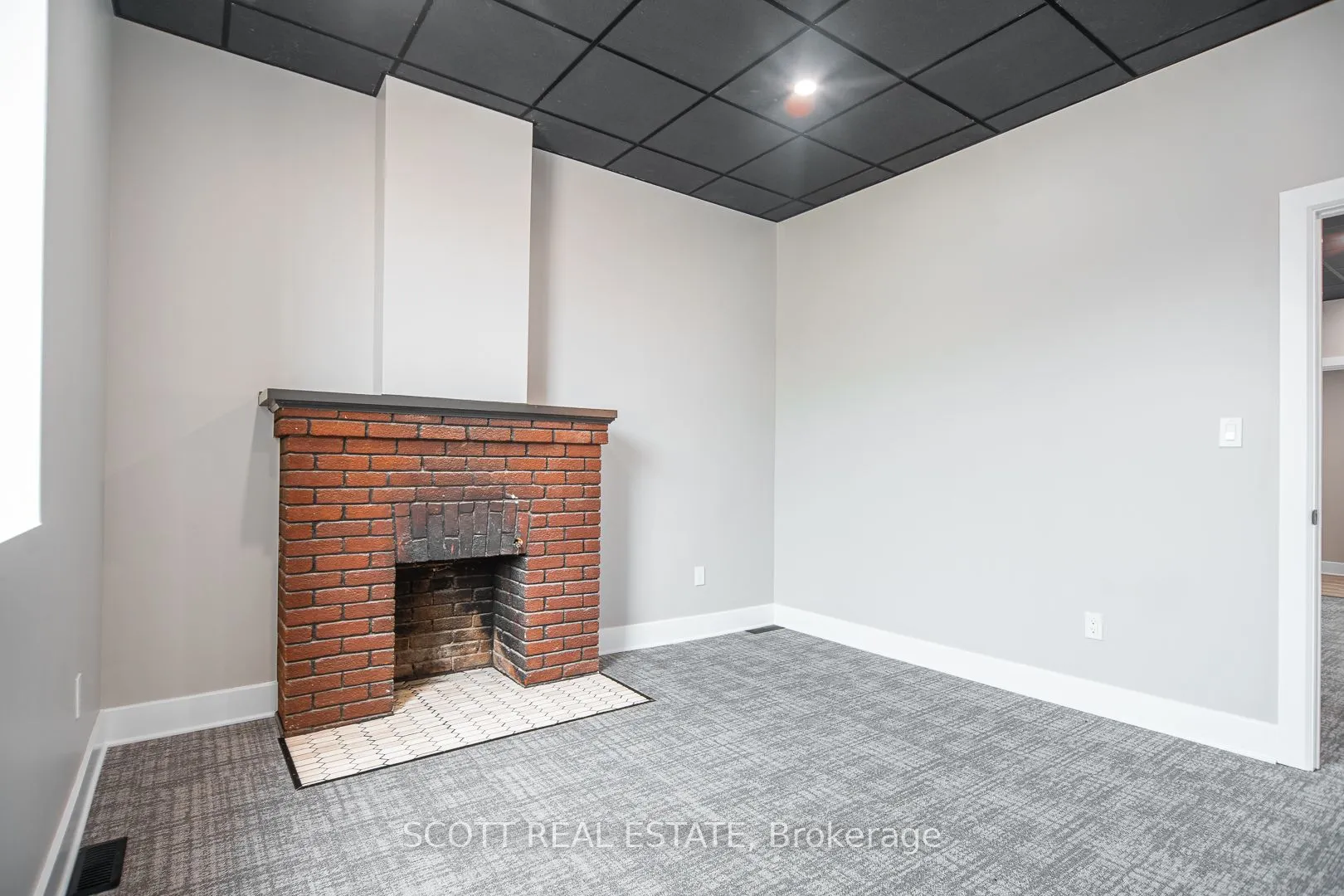 150 Pembroke Street W