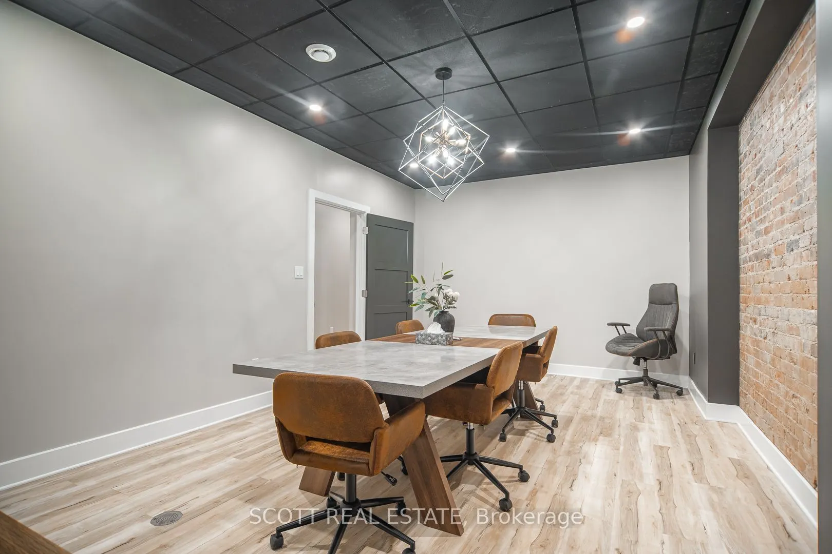 150 Pembroke Street W