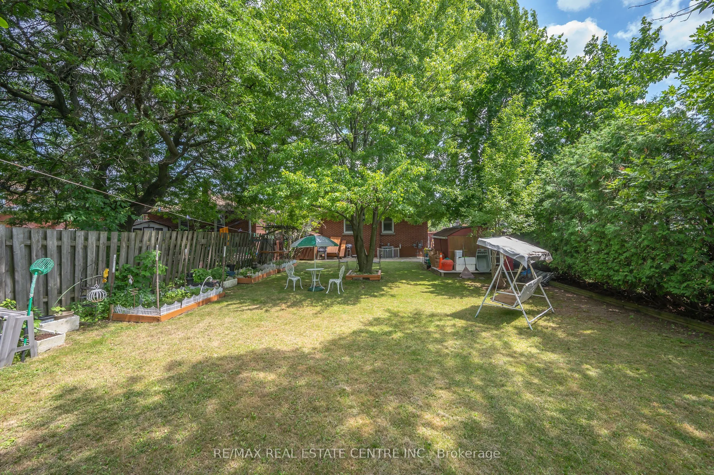 676 Upper Wentworth Street