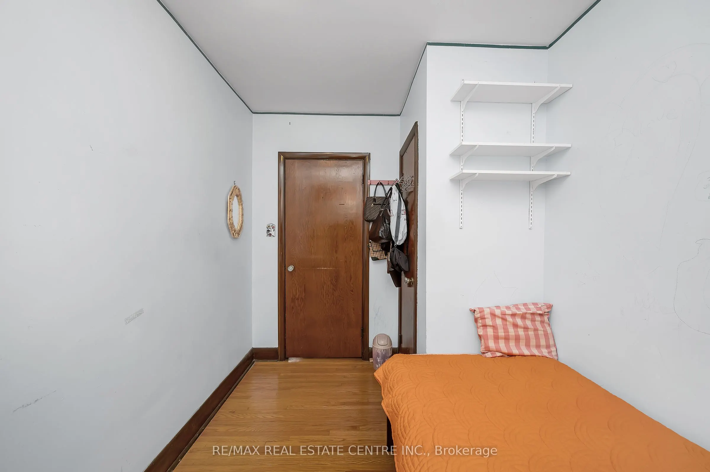 676 Upper Wentworth Street