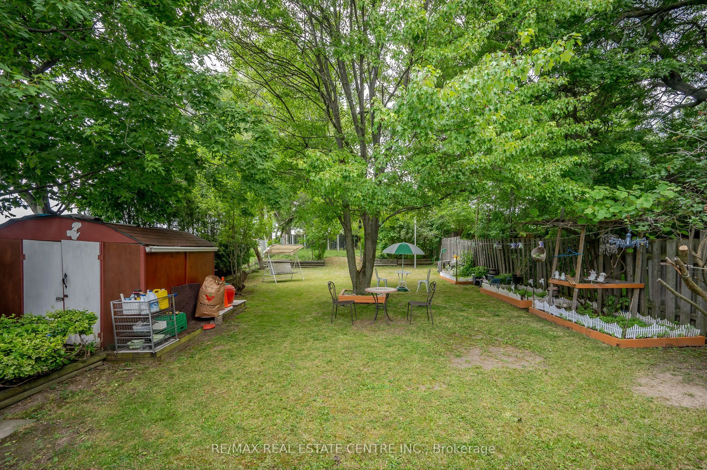 676 Upper Wentworth Street