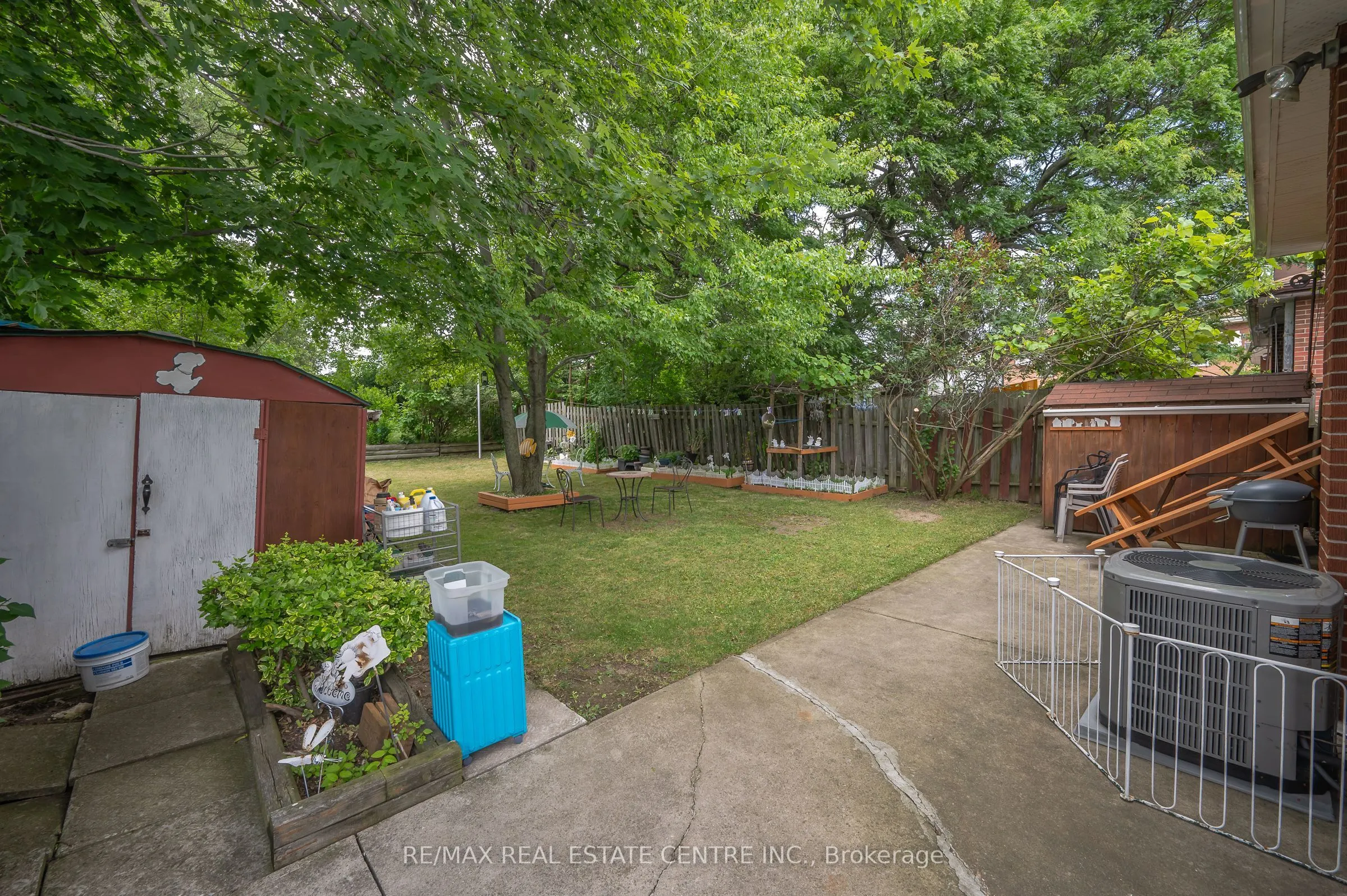 676 Upper Wentworth Street