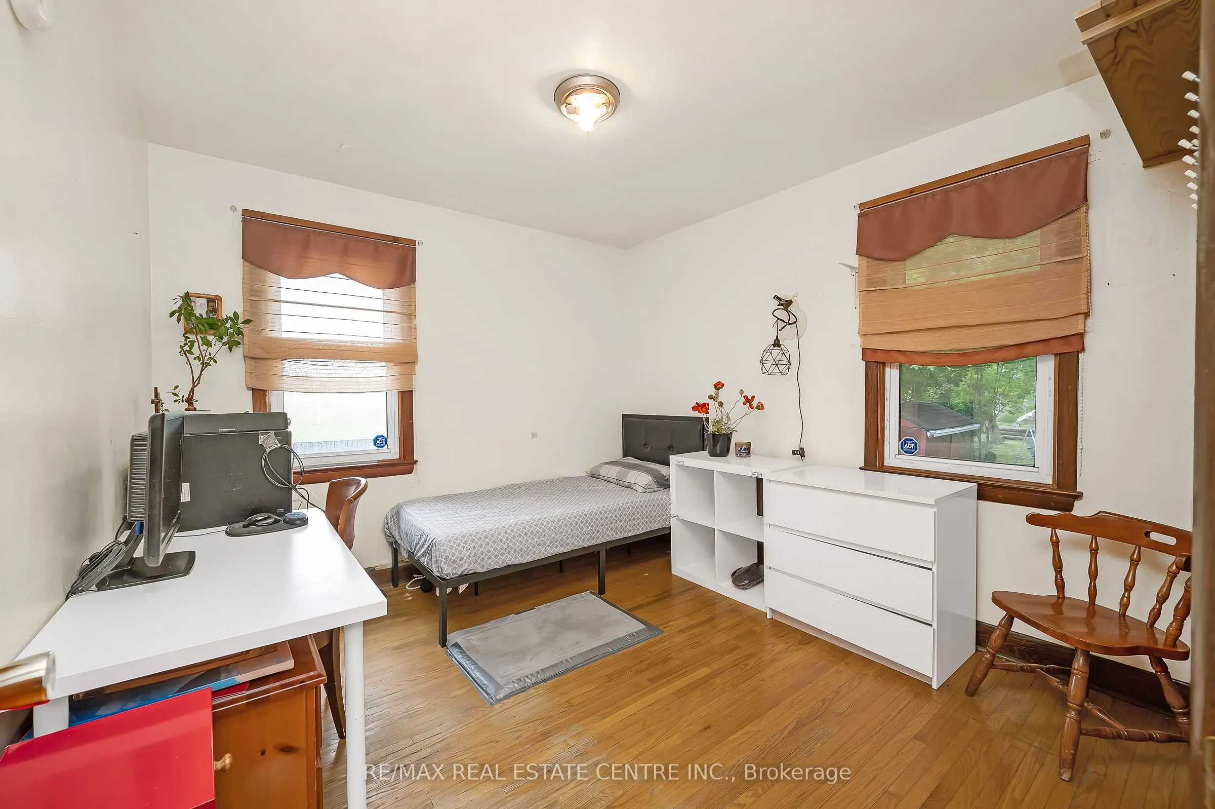 676 Upper Wentworth Street