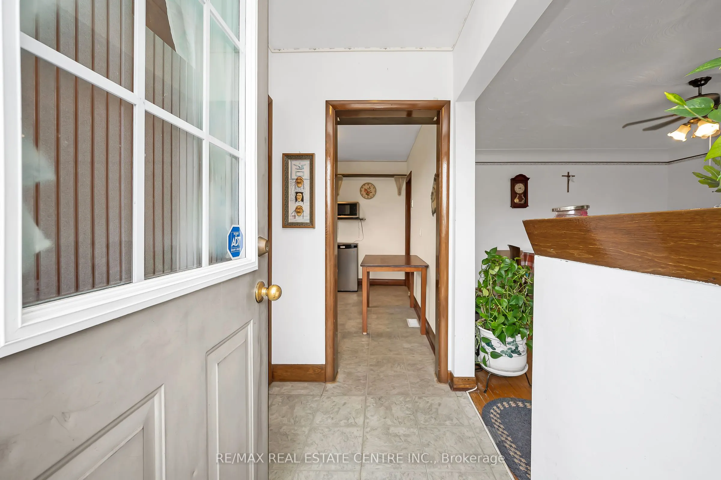 676 Upper Wentworth Street