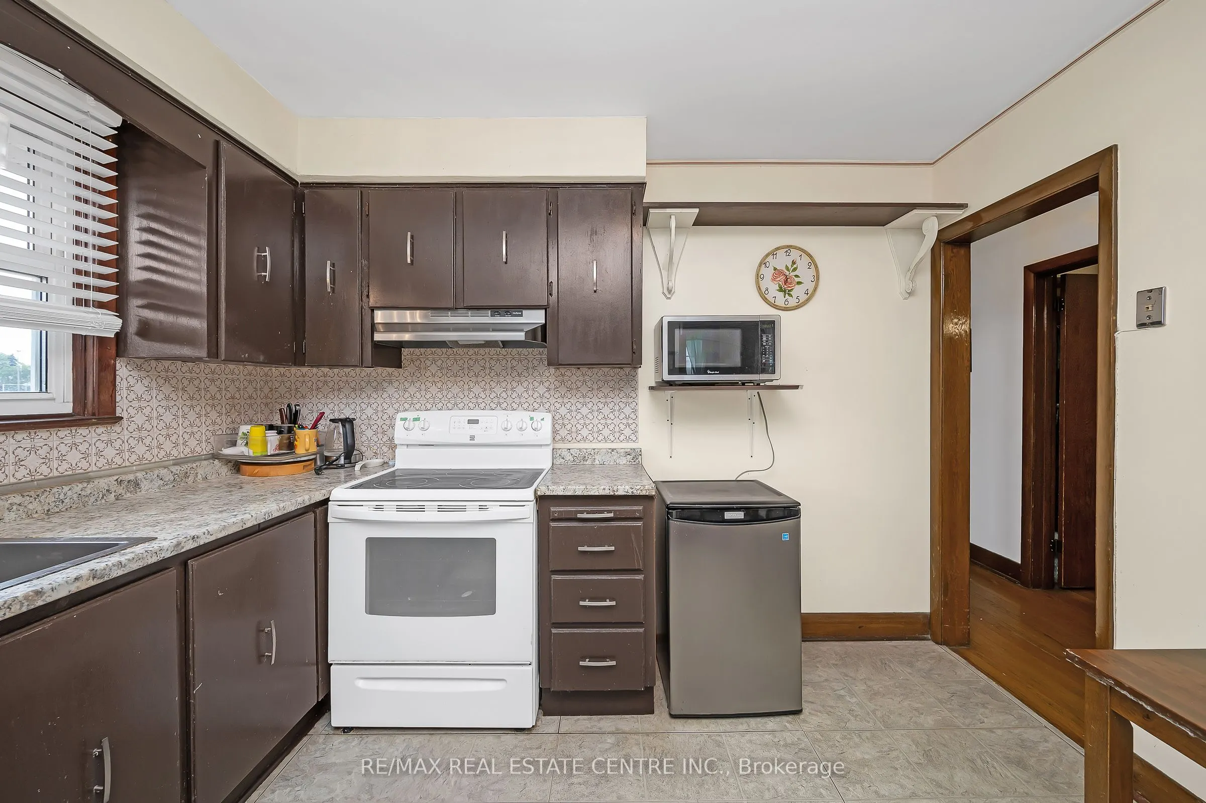 676 Upper Wentworth Street