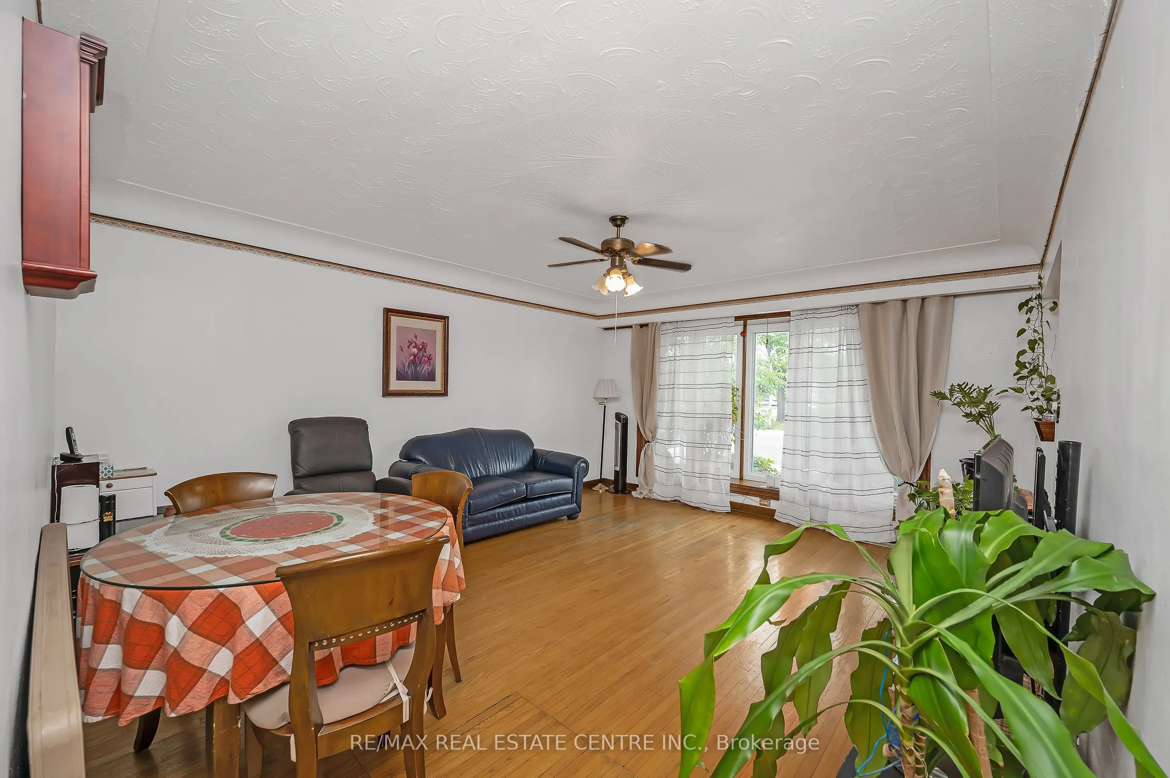 676 Upper Wentworth Street