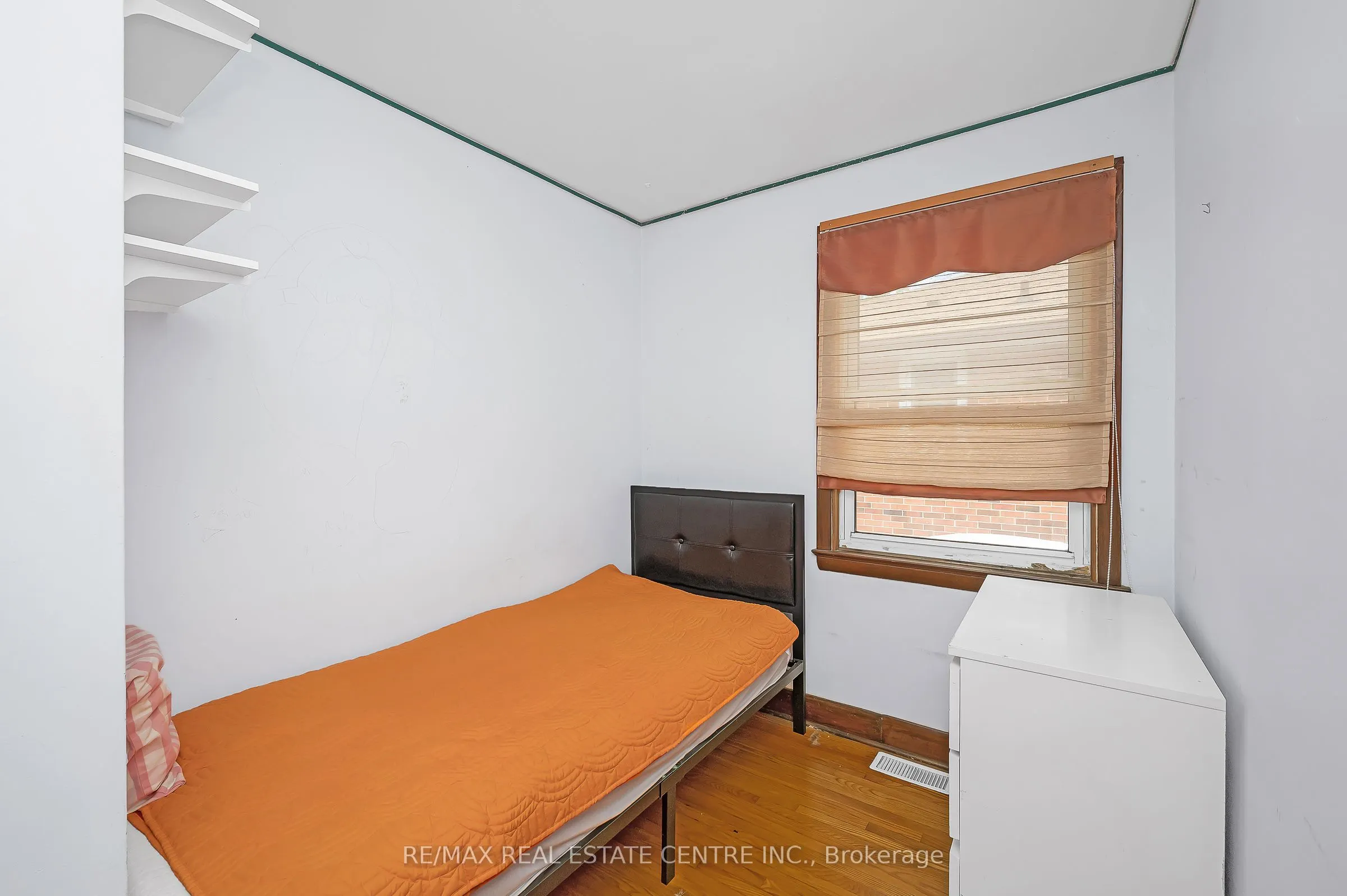 676 Upper Wentworth Street