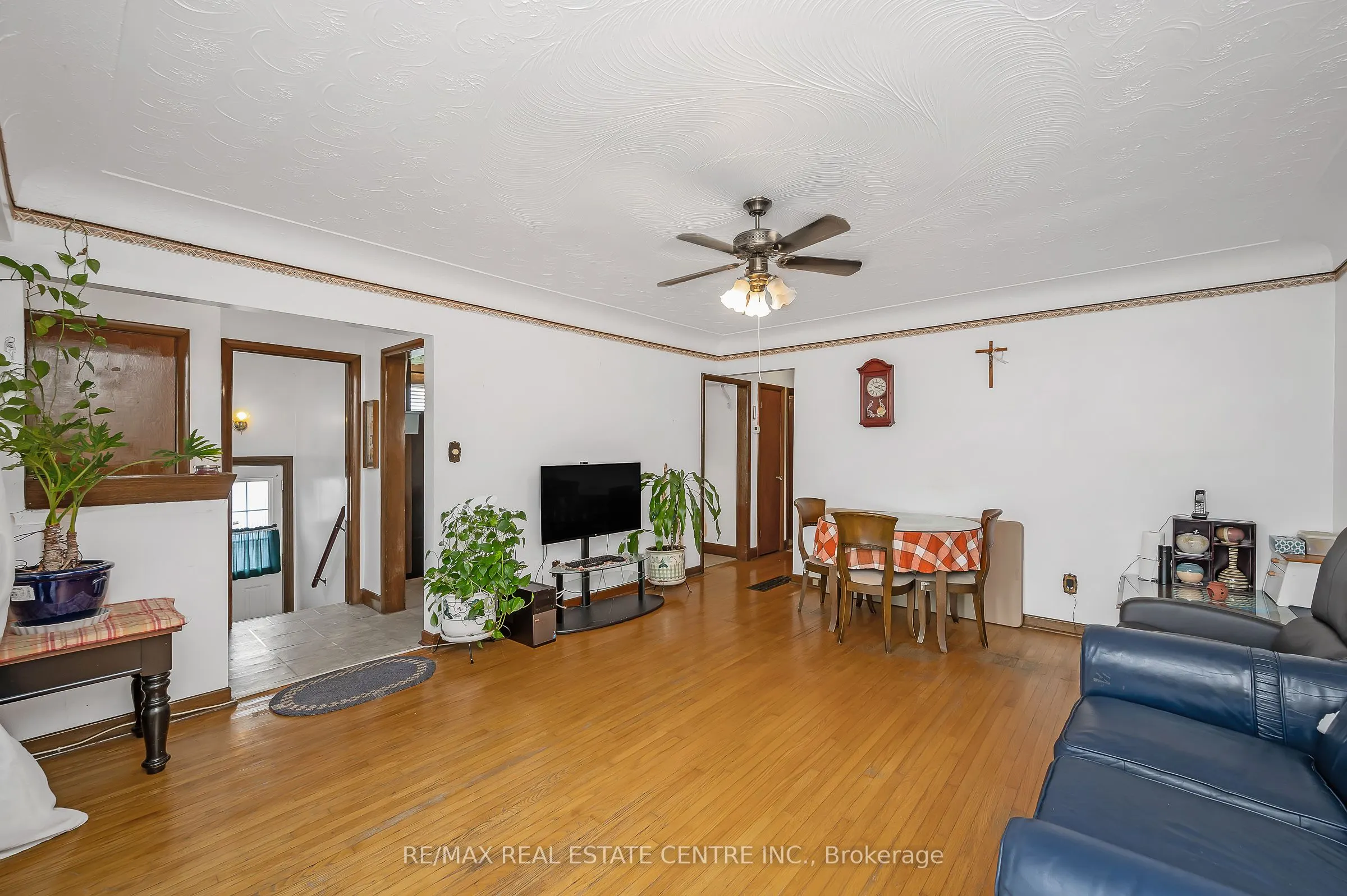 676 Upper Wentworth Street